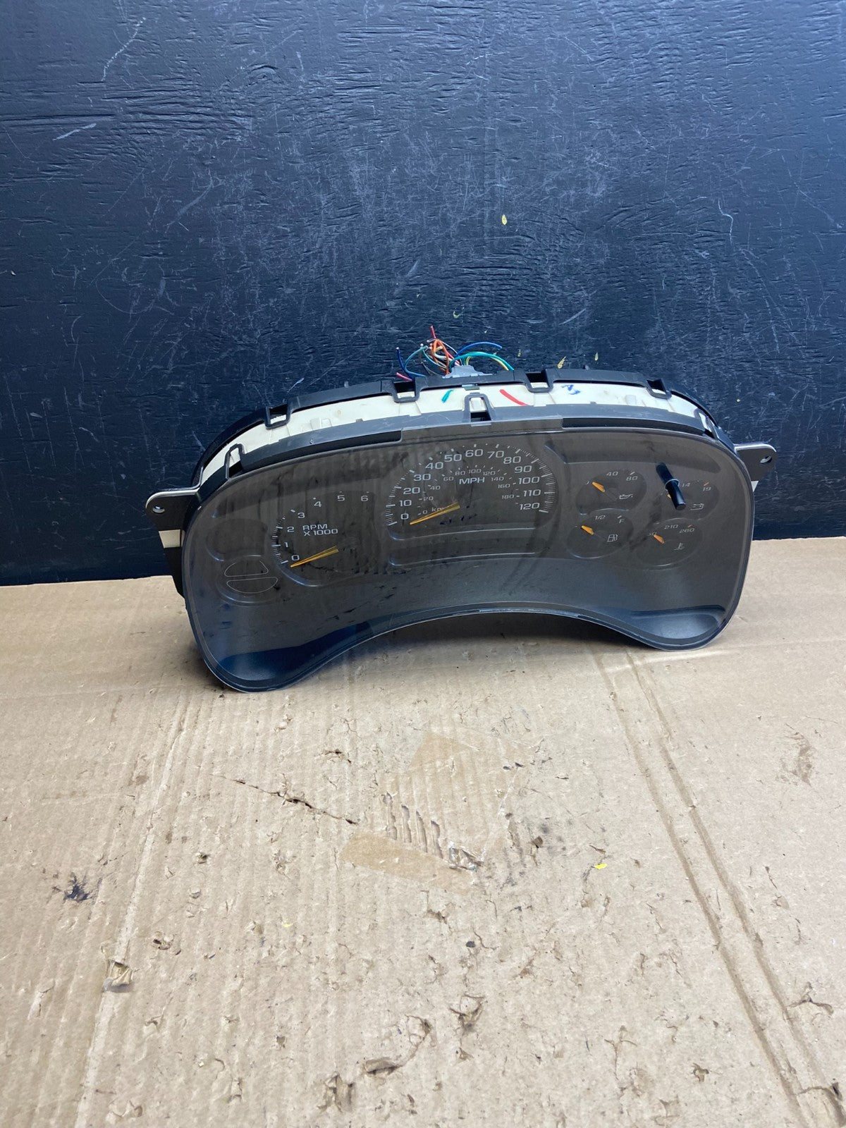 2003 to 2006 Chevrolet Silverado Yukon Cluster Gauge Speedometer AE2014 DG0