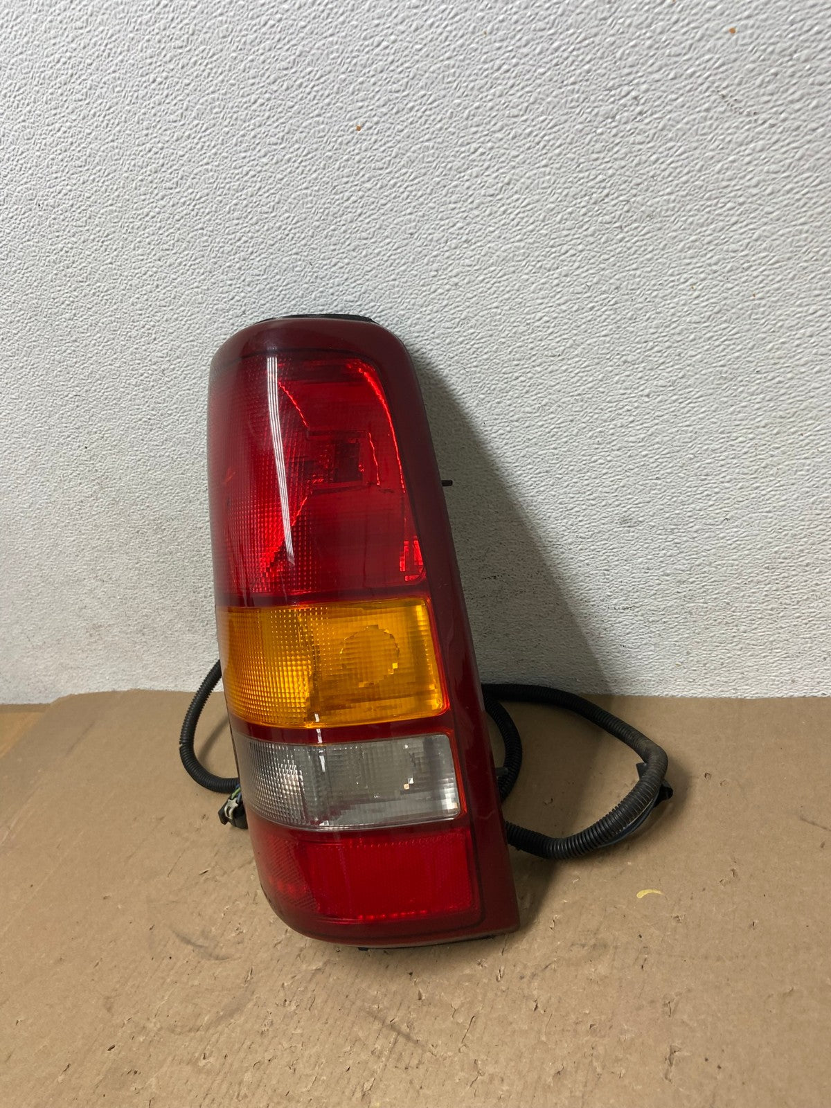 1999-2002 Chevrolet Silverado 1500 Right Passenger Side Tail Light AD7783 LK1