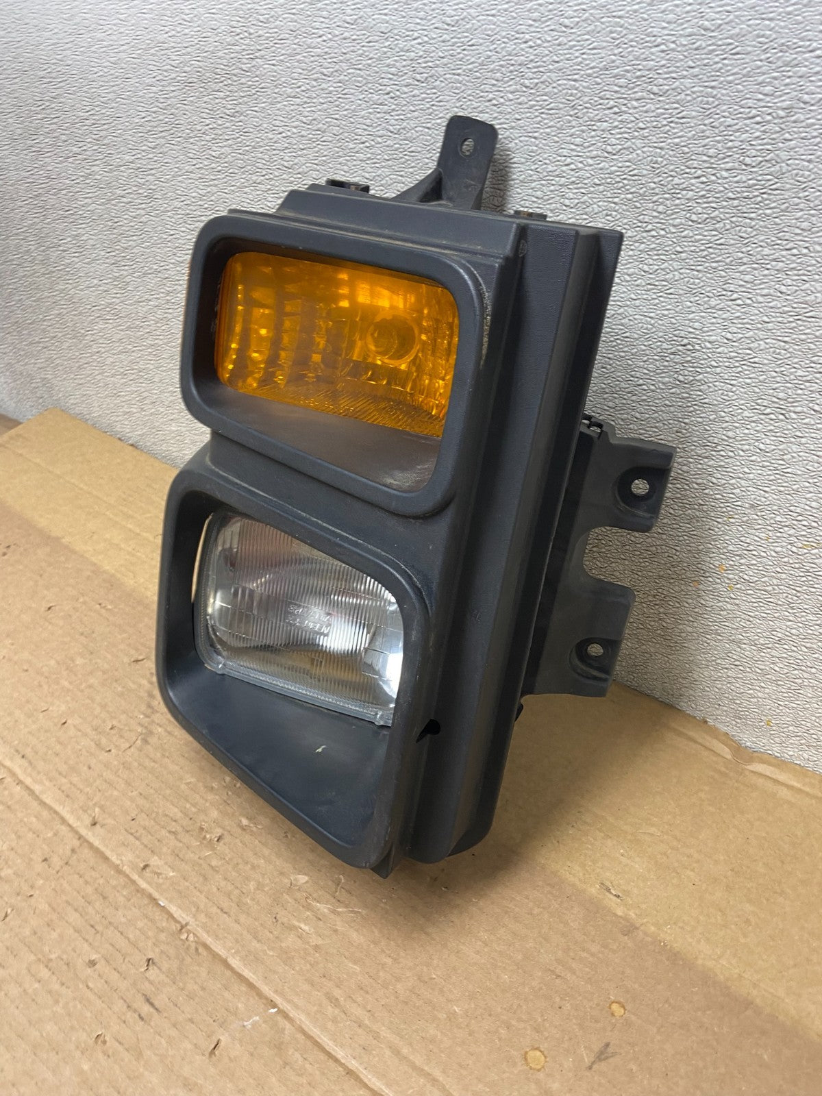 2008-2017 Ford E150 E250 E350 Van Right Side Headlight Bezel Trim OEM AB5094 DW1