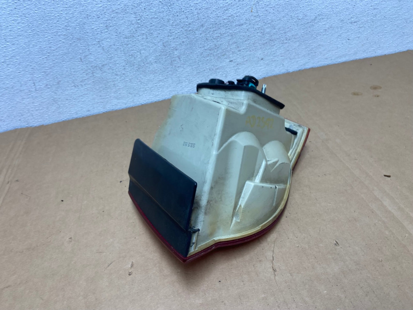 2005-2007 Volkswagen Jetta Sedan Left Driver Side Tail Light AD2592 LK4