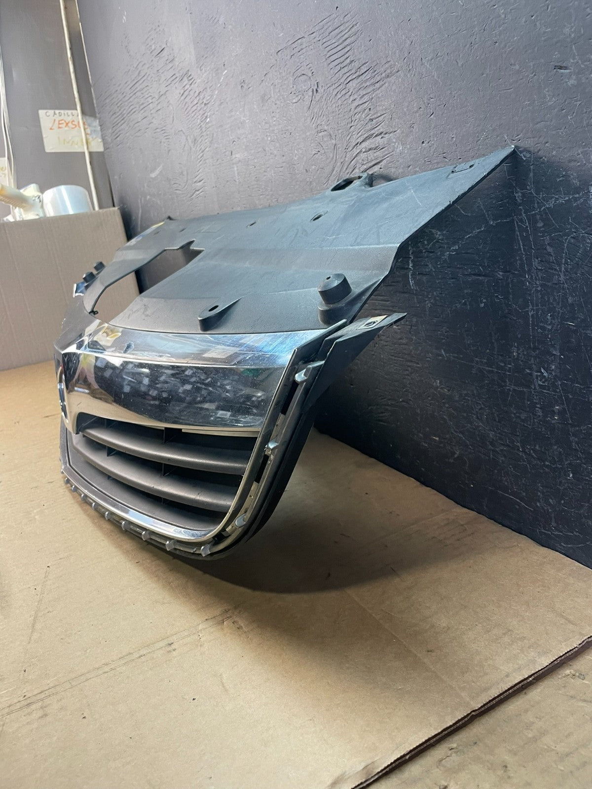 2008 2009 Saturn Aura Front Upper Grille Grill AC5104 DG1