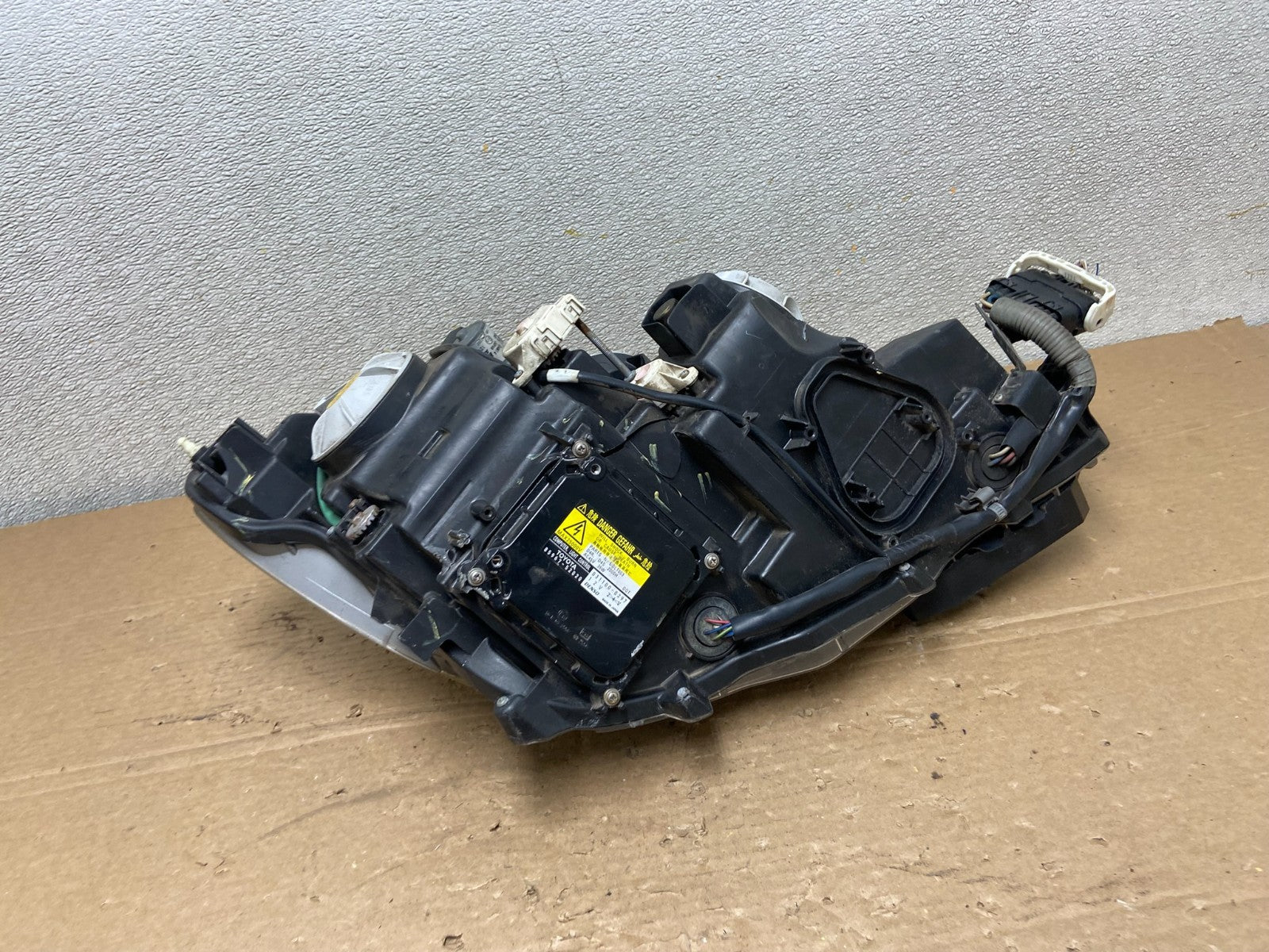 2010-2012 Lexus LS460 LS460L Left Side Driver HID Xenon Headlight AB4921 DW11