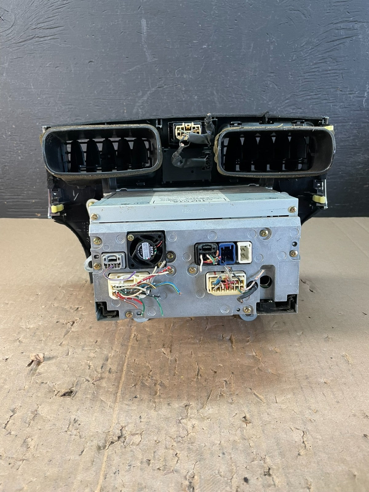 2002 to 2003 Lexus ES330 Es300 Radio Screen Receiver CD Air Vent AD5985 DG9
