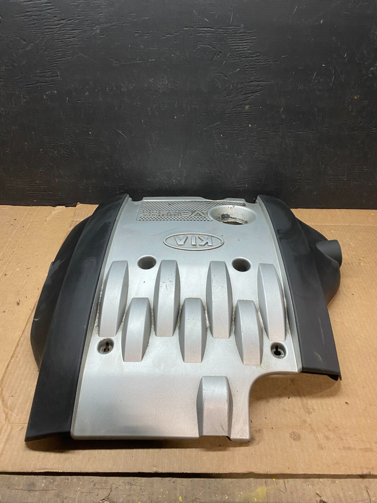 2002 to 2005 Kia Sedona V6 3.5L Engine Motor Cover  G5786 DG1 Oem0