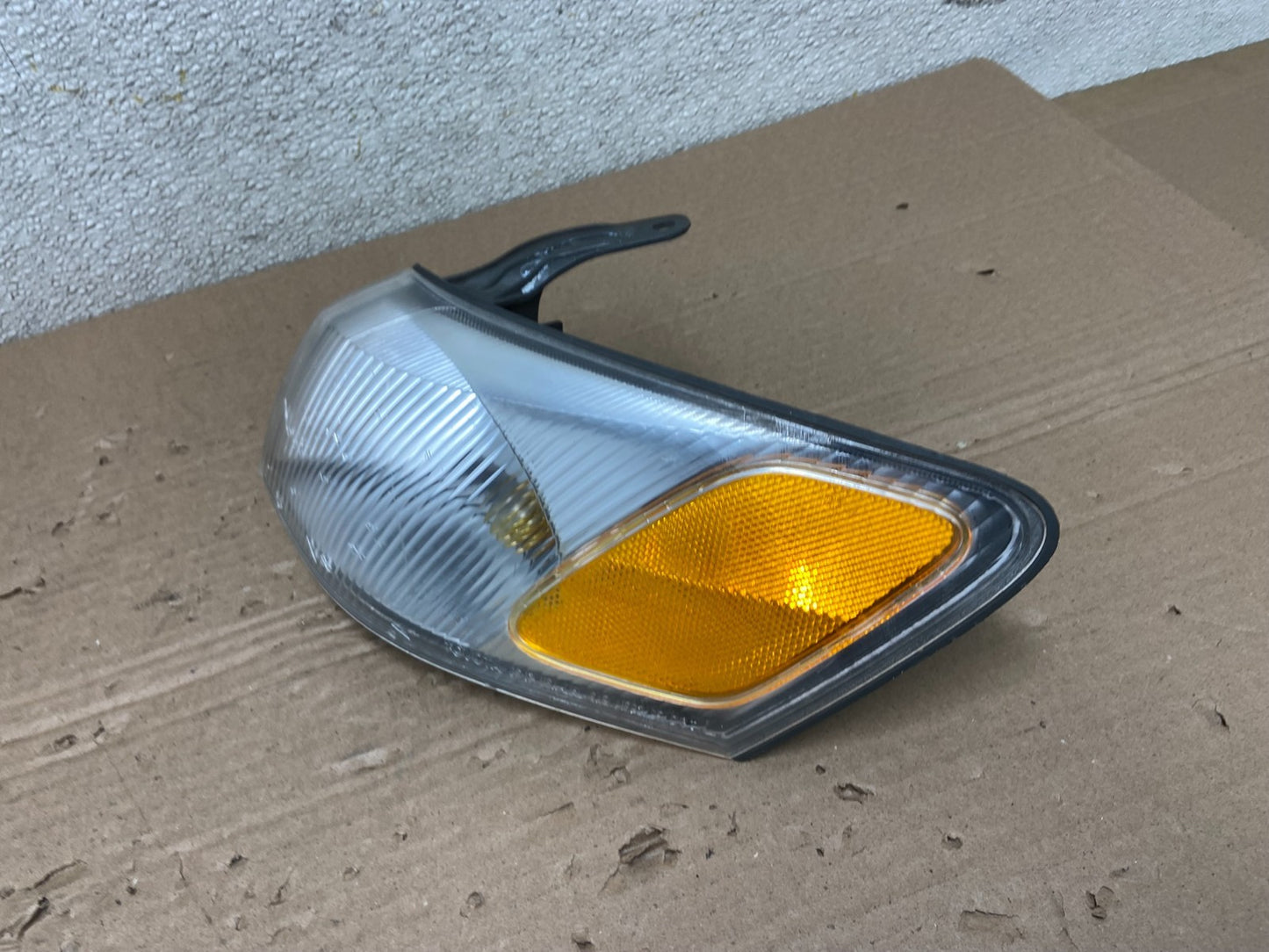 1997 1998 1999 Toyota Camry Left Driver LH Turn Signal AB1106 DW1