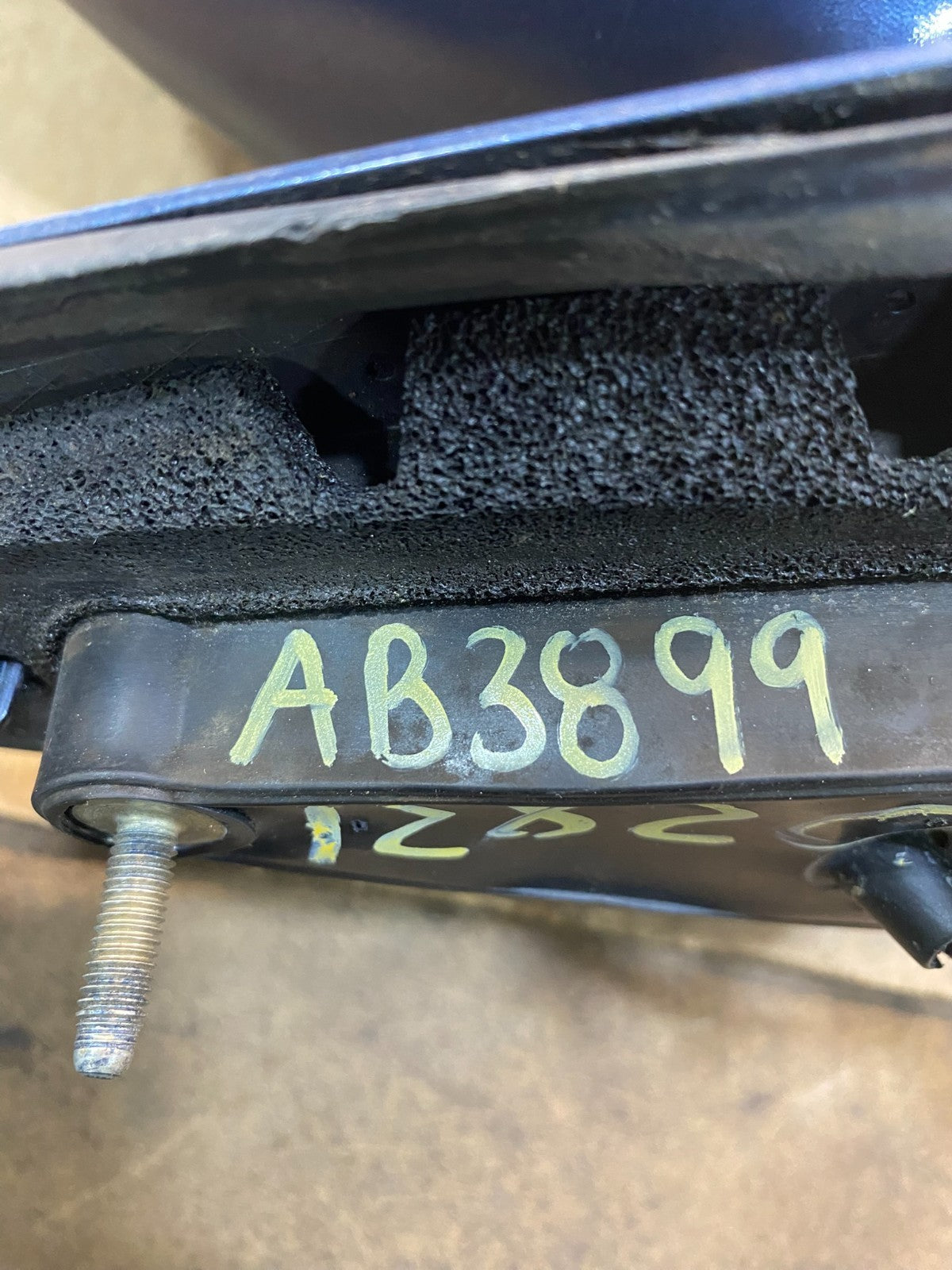 2001 to 2006 Toyota Sequoia Right Passenger View Door Mirror OEM AB3899 MS12