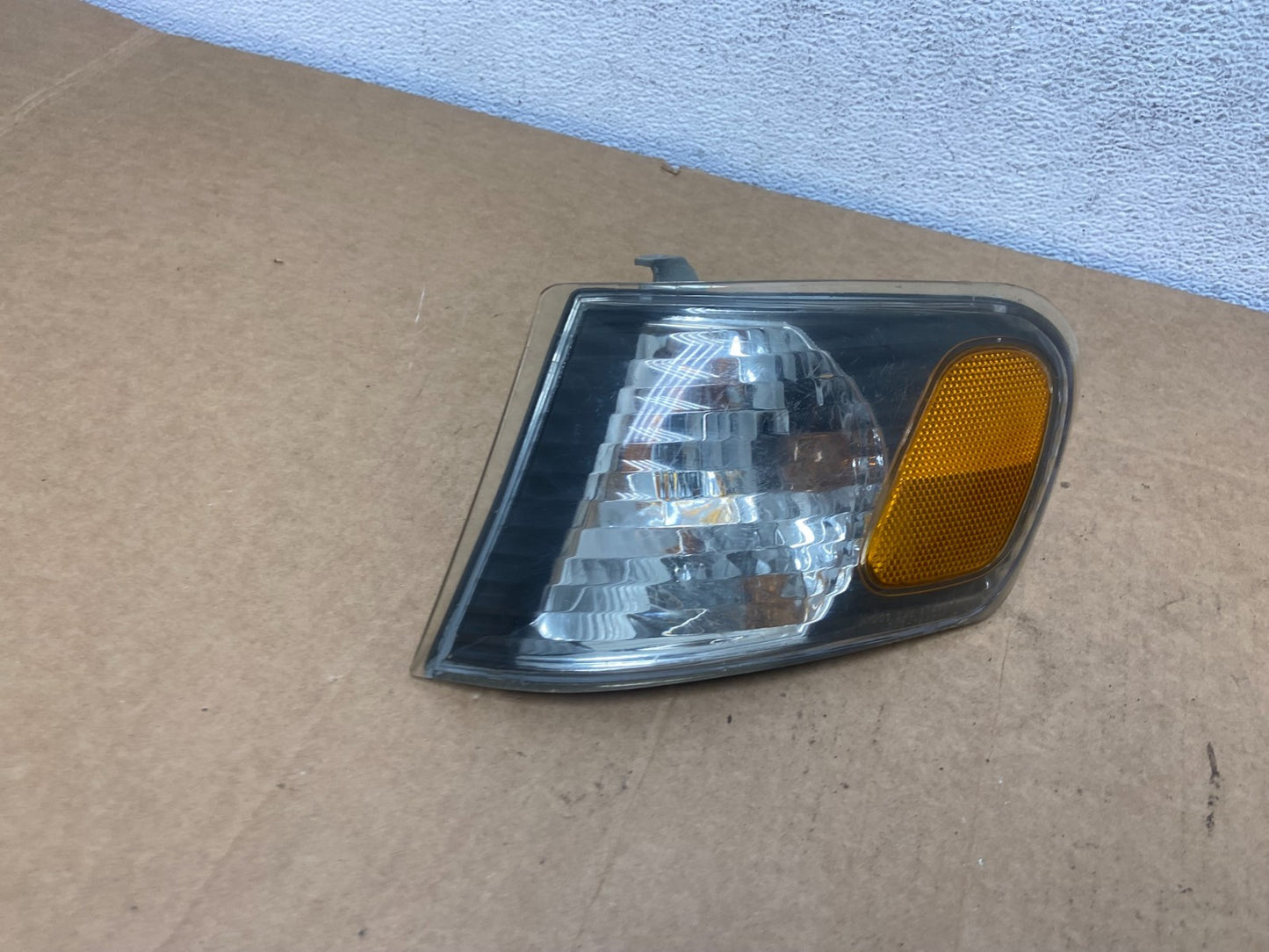 2001-2002 Toyota Corolla Left Driver Turn Signal/Marker Light AD53160