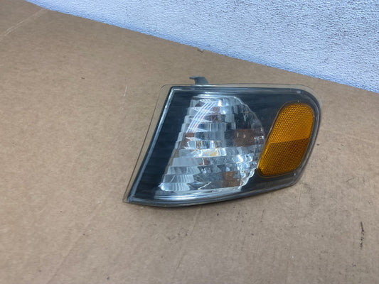 2001-2002 Toyota Corolla Left Driver Turn Signal/Marker Light AD53160