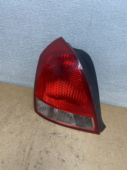 2001-2003 Sedan Hyundai Elantra Left Driver Lh Side Tail Light Oem X7287 DW0
