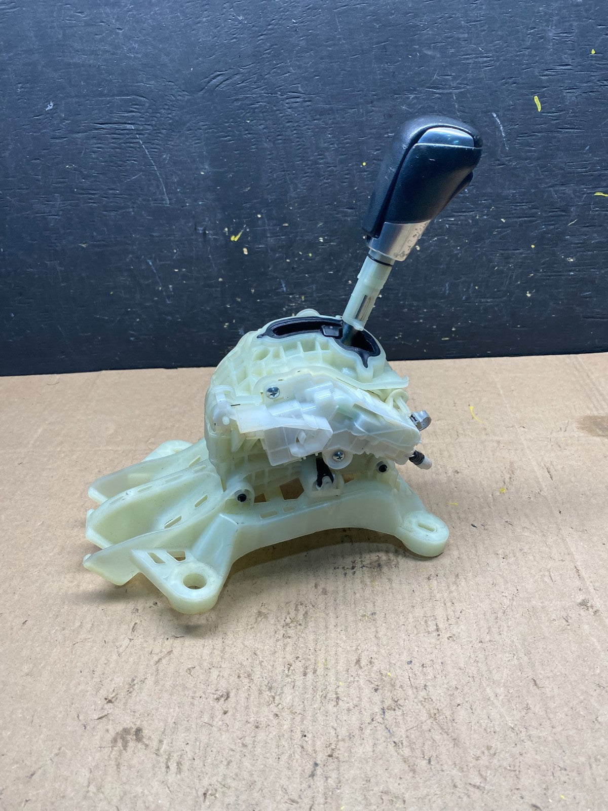 2017 to 2023 Mazda CX9 CX-9 Center Console Gear Shifter r6486 DG3