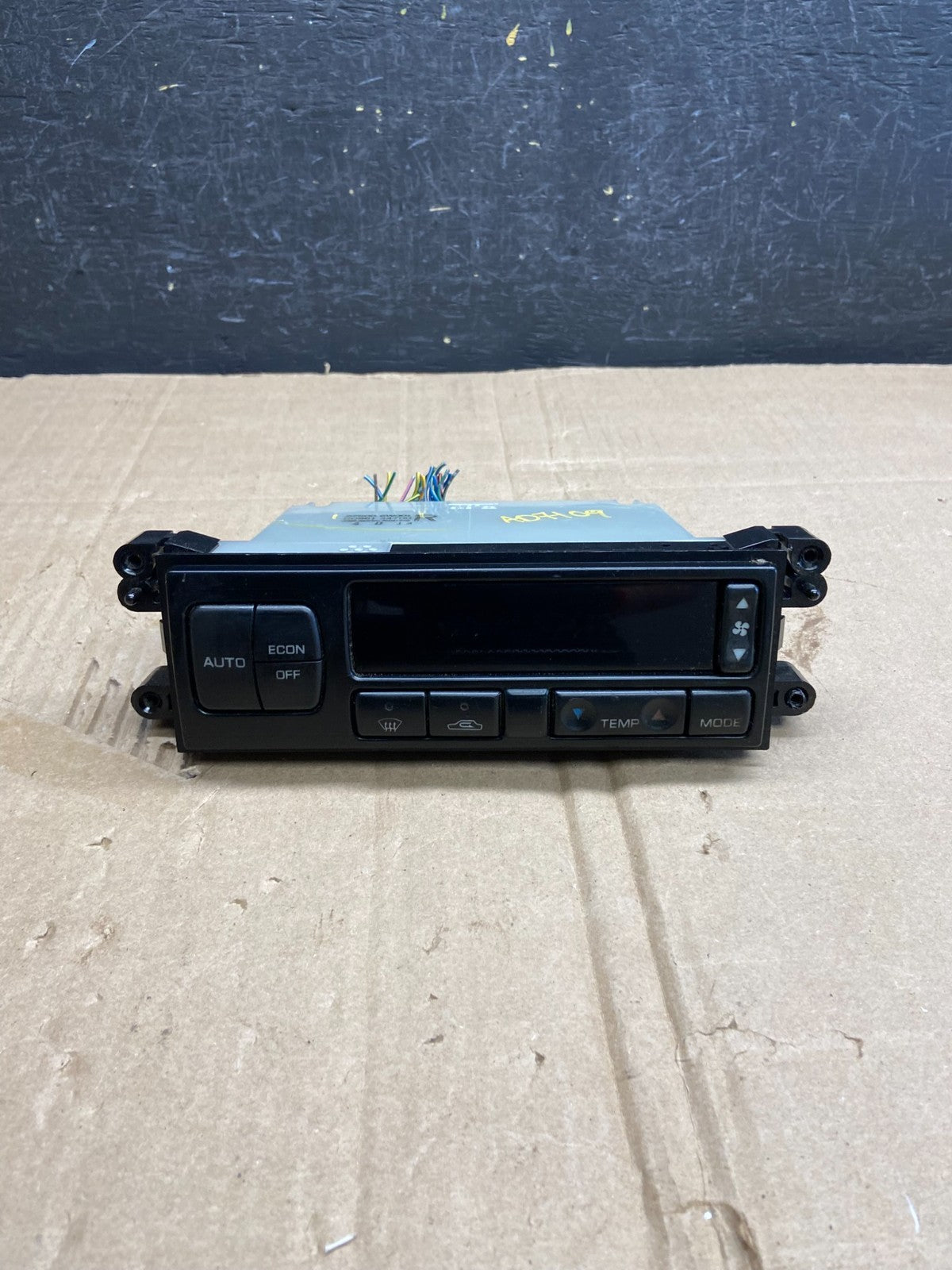2003-2004 Nissan Pathfinder A/C Heat Temperature Climate Control AD7109 DG0