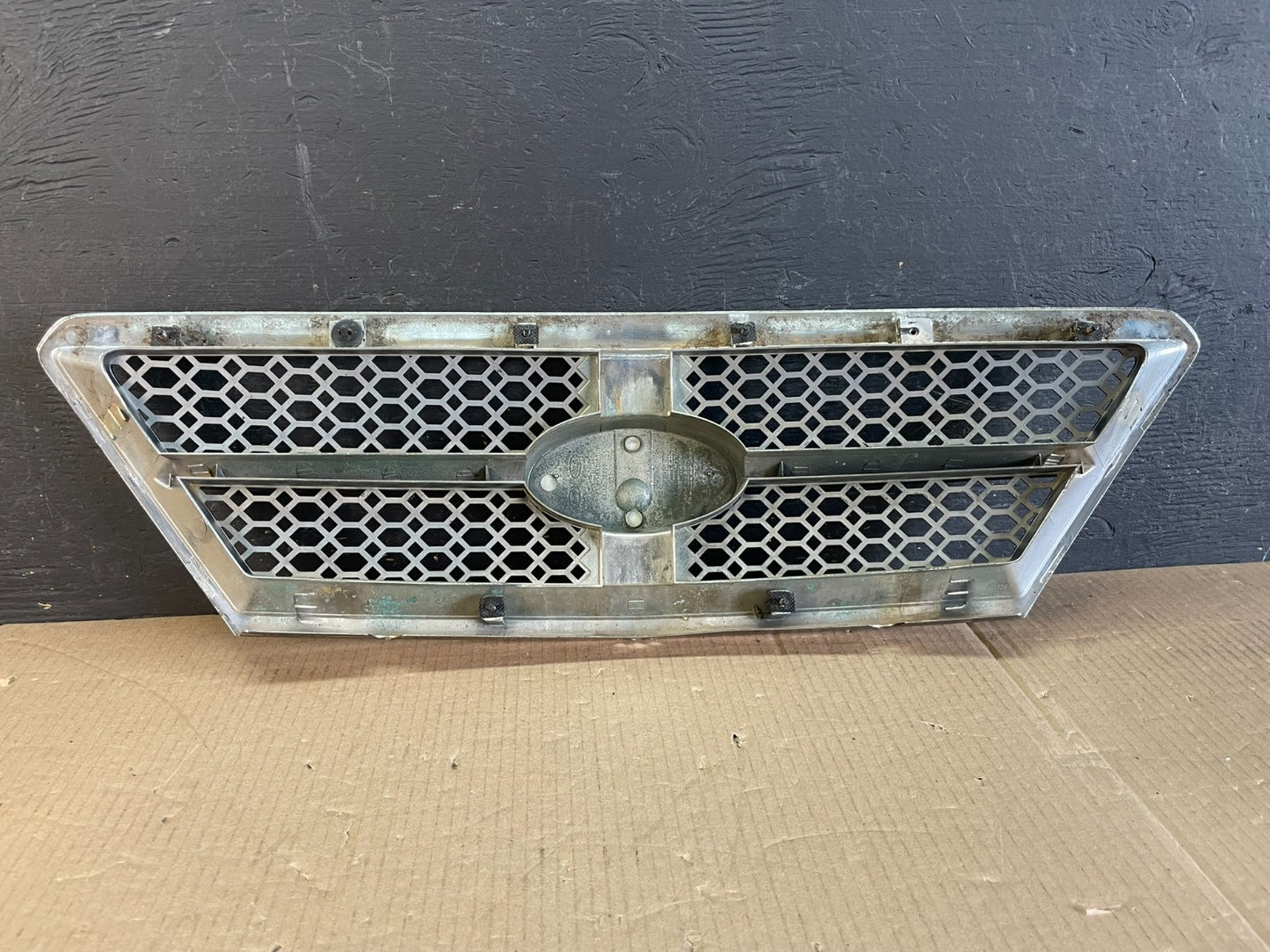 2002 to 2006 Kia Sorento Front Upper Grill Grille ae3709 DG3