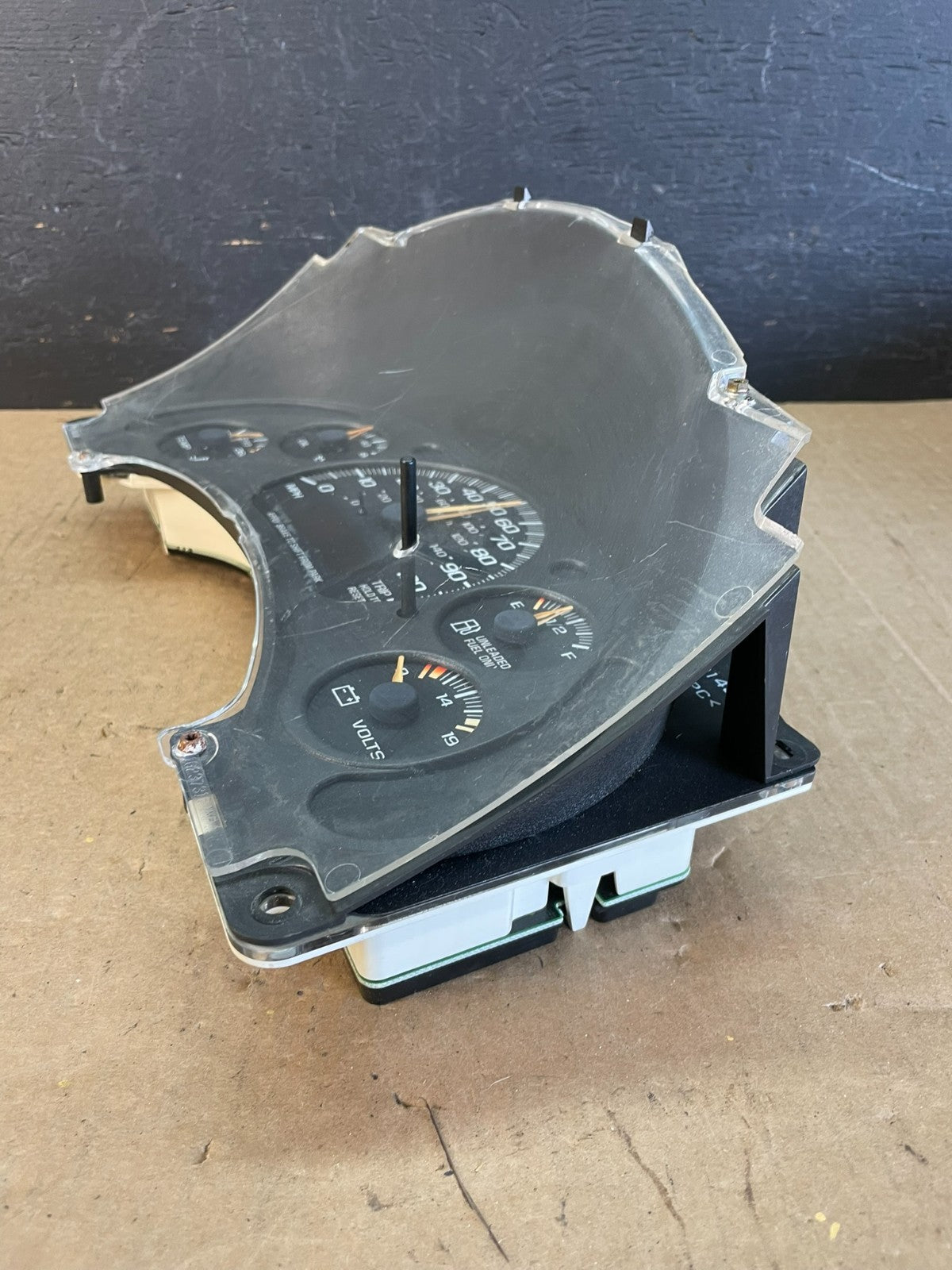 2001 to 2002 Chevrolet Express Speedometer Cluster Gauge AD0383 DG2