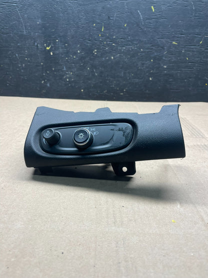2016 to 2019 Chevrolet Volt Headlight Switch w/ Trim Panel Cover Bezel R6290 DG3