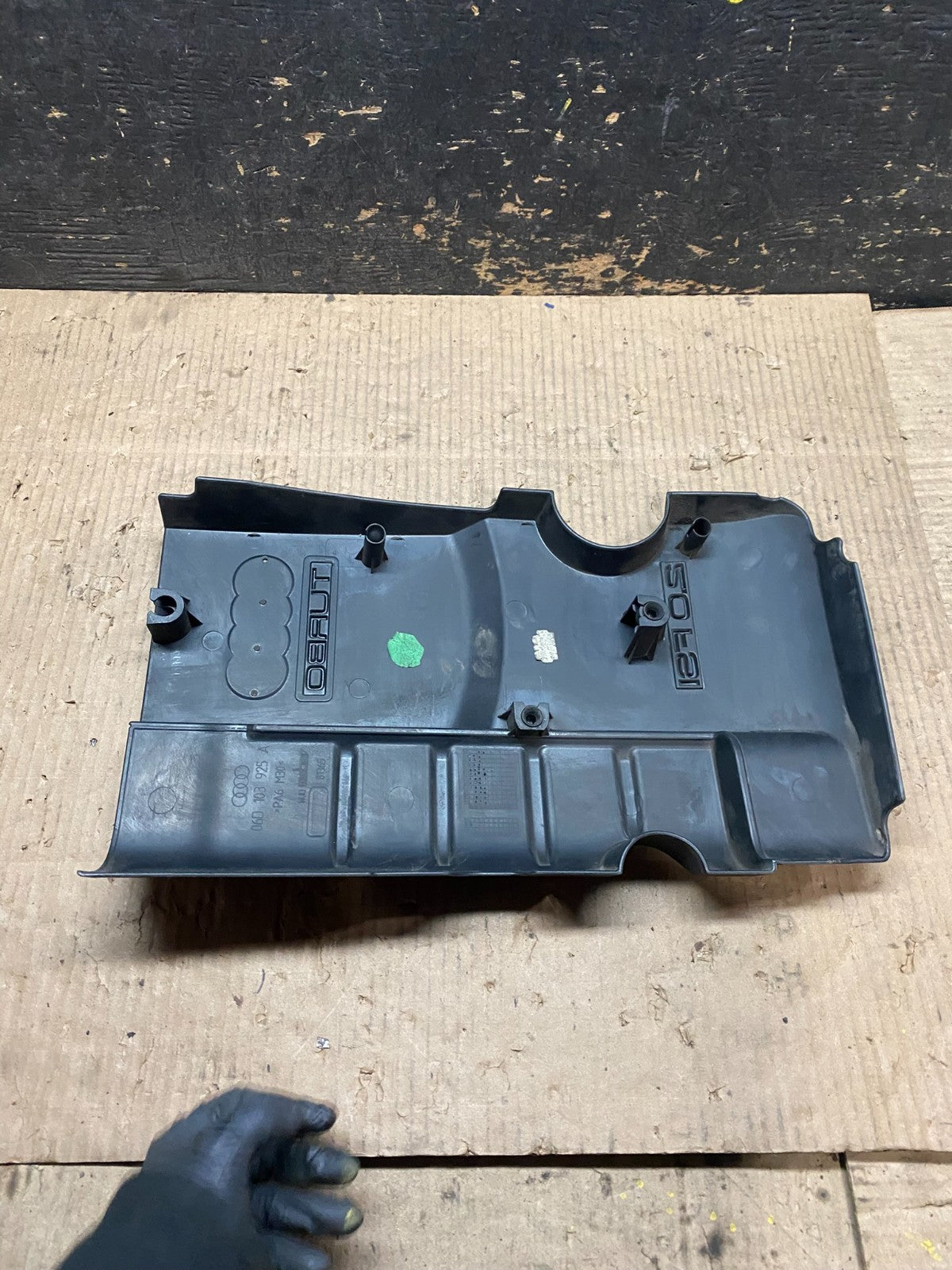 2005 to 2008 Audi  A4 2.0L FSI Engine Cover  Garnish Oem w6207 DG7