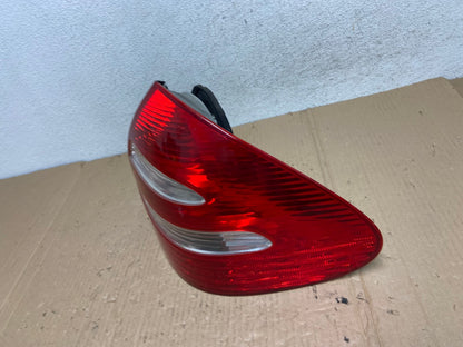 No Led 2003-2006 Mercedes E Class Sedan Right Passenger Side Tail Light Y8357 DW1