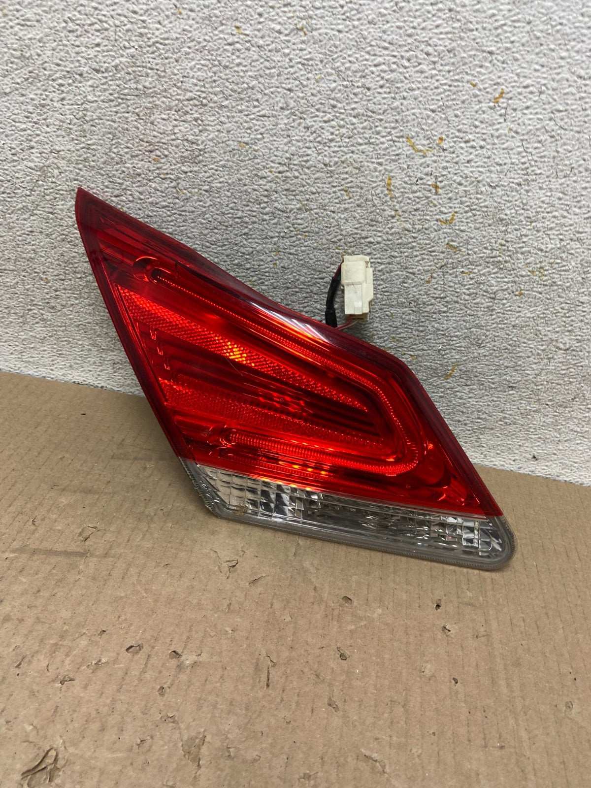2011 to 2012 Toyota Avalon Left Driver Side Tail Light Inner AI9674 LK0