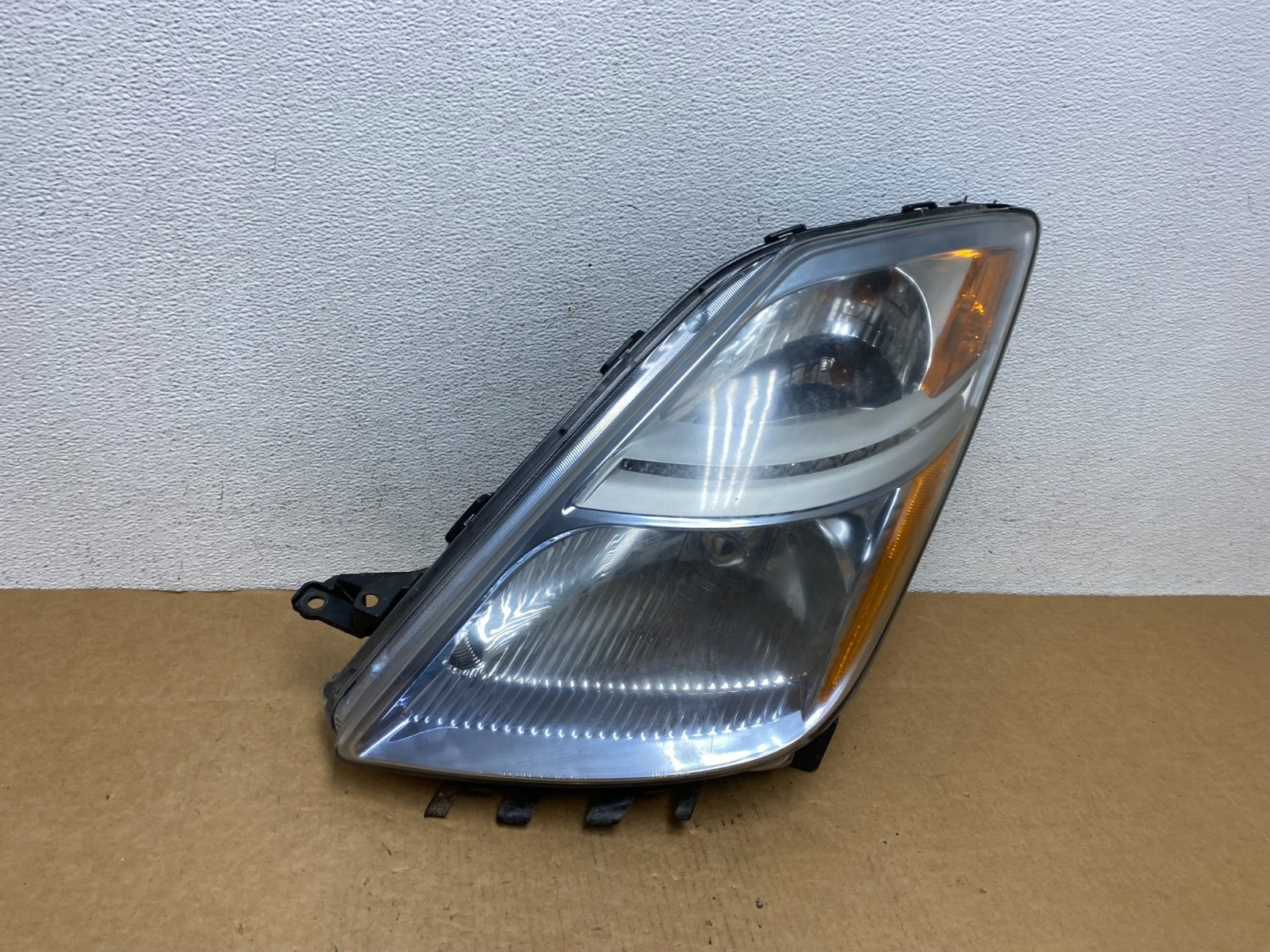 2006-2009 Toyota Prius Left Driver LH Side Blue Headlight Halogen AD4551 DW2