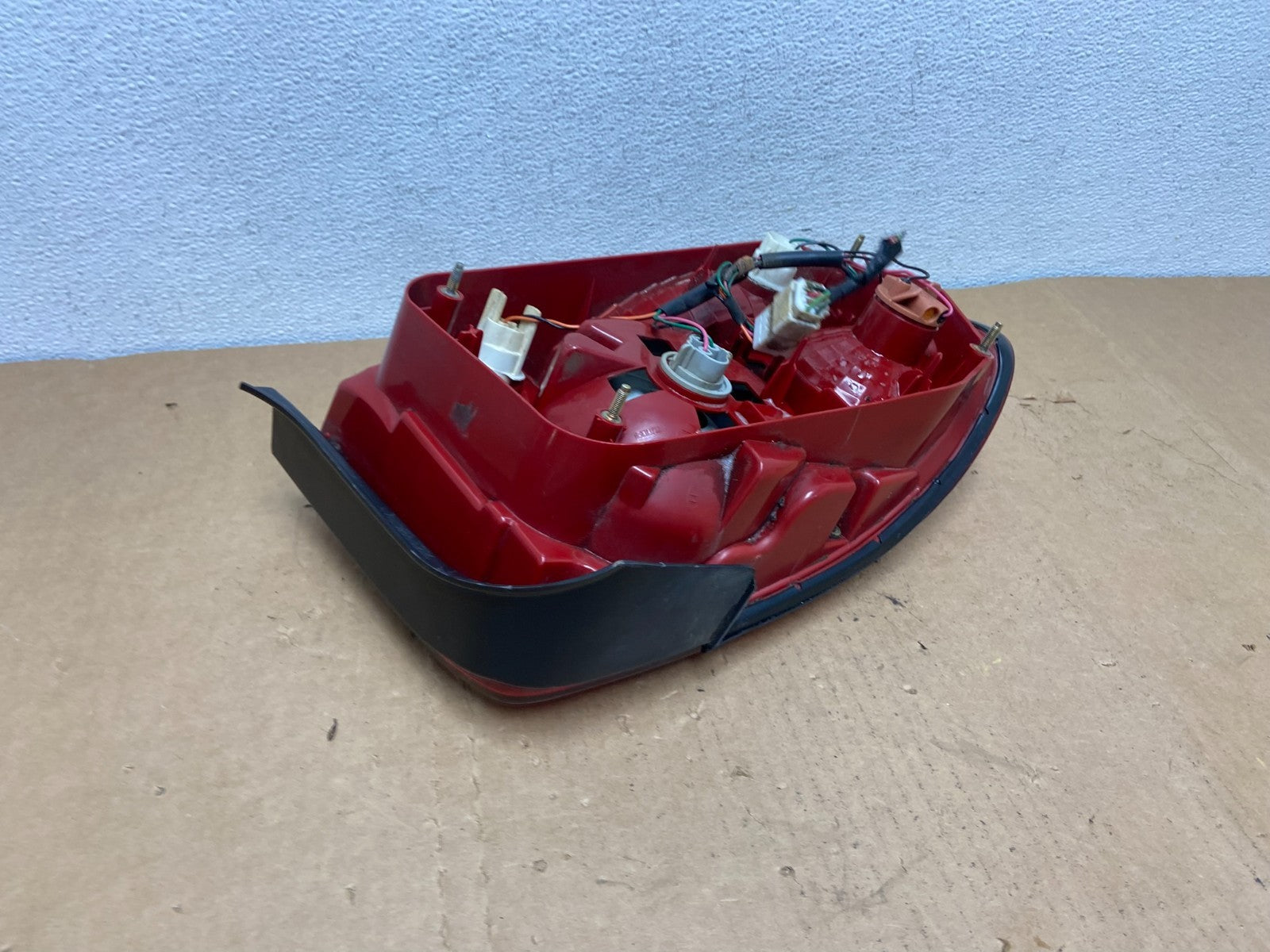 2002 - 2005 Hyundai Sonata Right Passenger RH Side Tail Light AC8506 DW4
