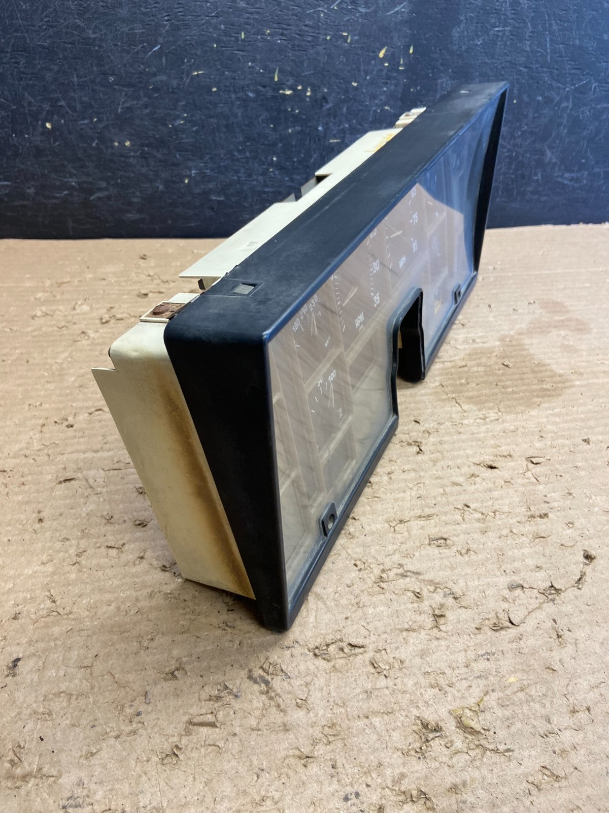 1991 to 2004 International Truck Semi Speedometer Gauge Cluster AH11742