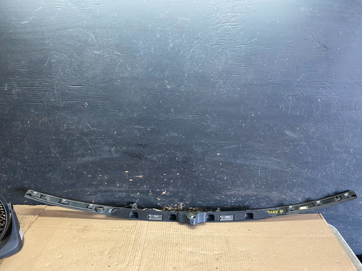 2016 2019 Ford Explorer Interceptor Rear Tailgate Molding With Camera R5284 DG4