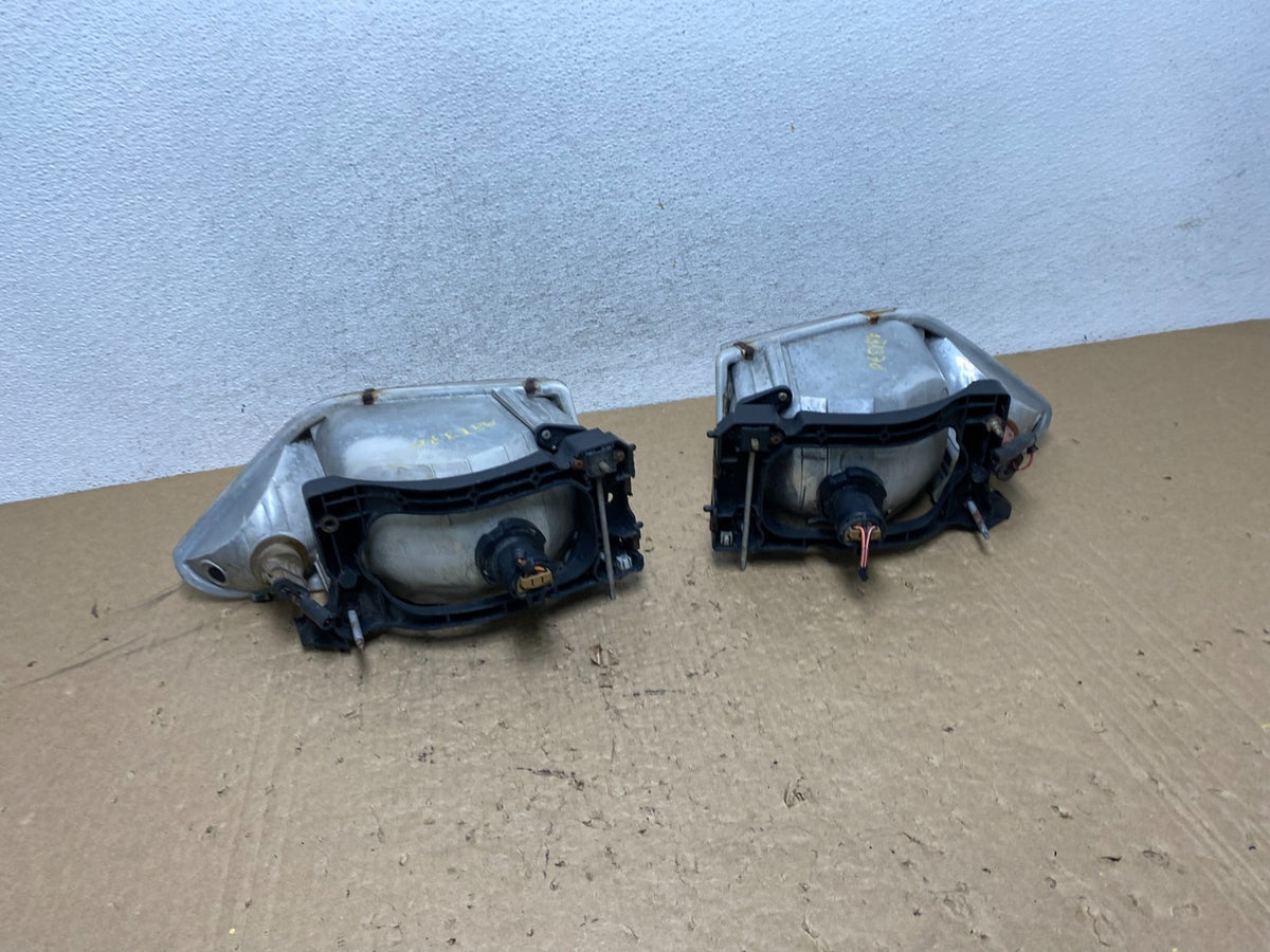 2001 to 2002 Nissan Quest Left+Right Side Halogen Headlights AG1370 DW6
