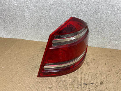 2007 to 2009 Mercedes GL-Class GL450 Right Passenger Tail Light OEM W7825 DW2