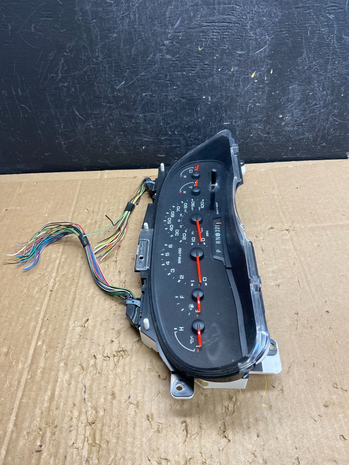 2006 Ford E350 Gauge Speedometer Cluster AD6901 DG1