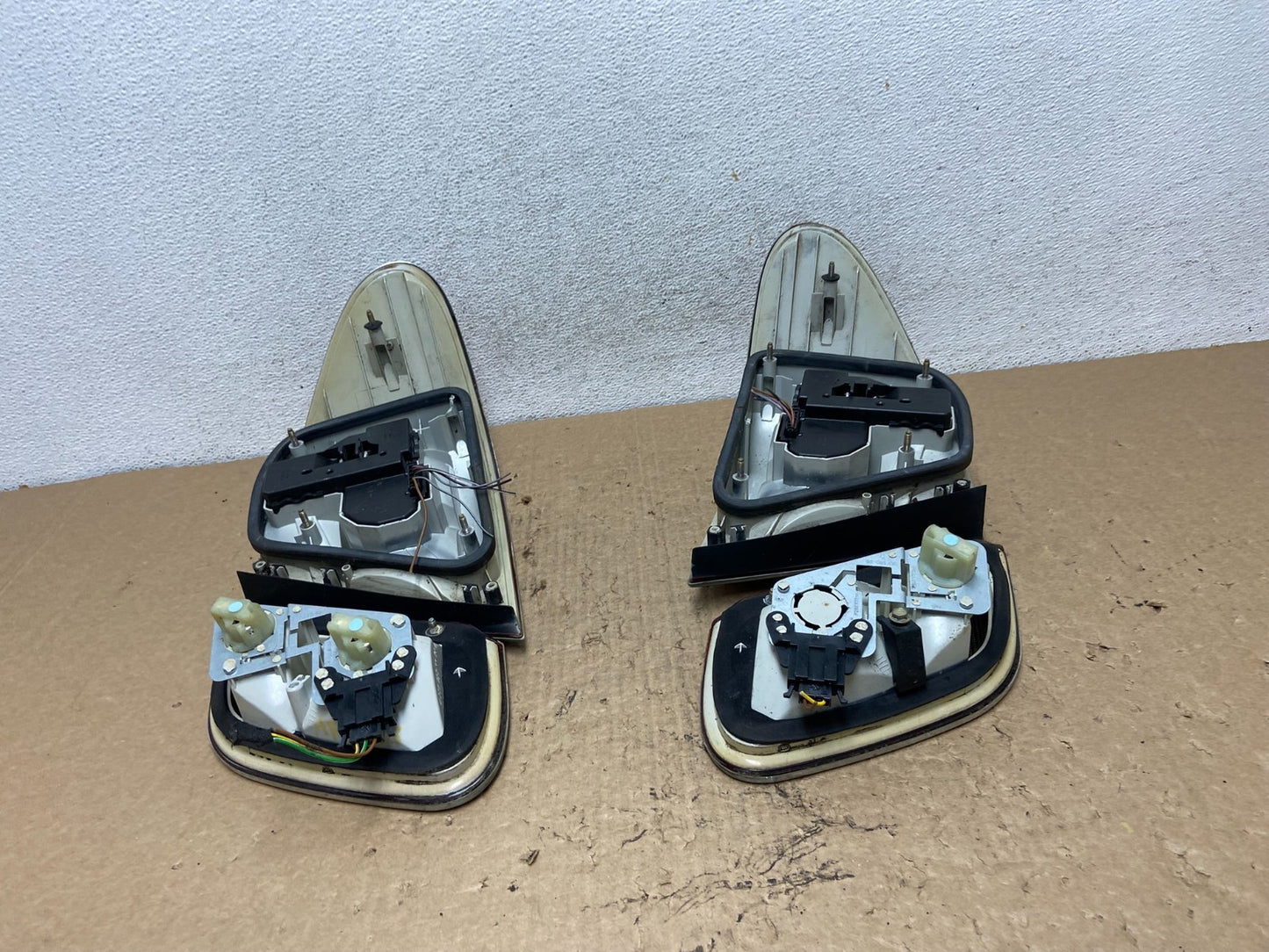 2000-2002 Mercedes-Benz E-CLASS E430 Left+Right Side Tail Lights AF82437