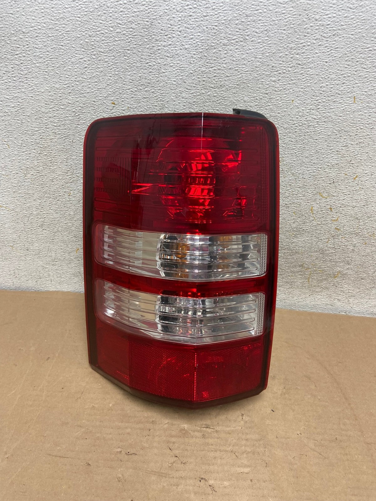2008 to 2012 Jeep Liberty Left Driver Side Lh Tail Light AH9404 LK0