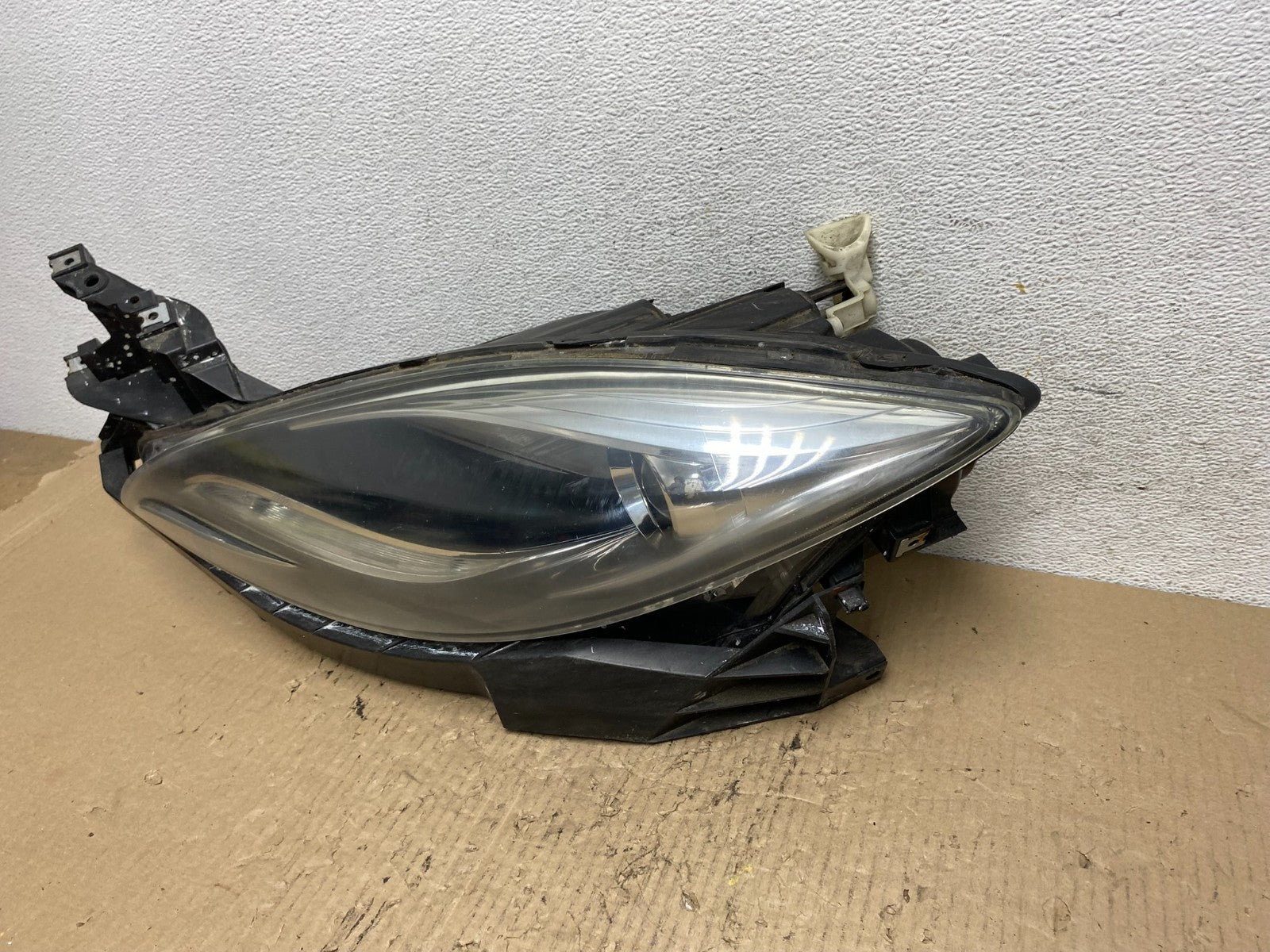 2011 - 2013 Mazda 6 Left Driver LH Side Halogen Headlight AF7007 DW1