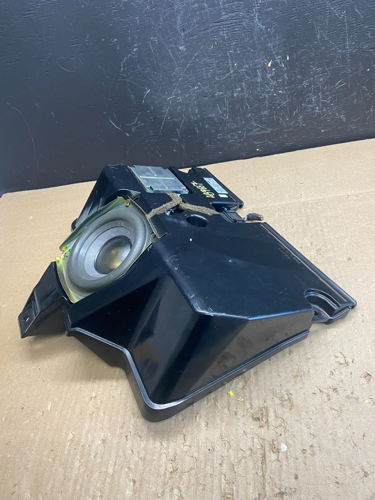 2004-2008 Maserati Quattroporte Subwoofer Speaker 67071100 AB96671