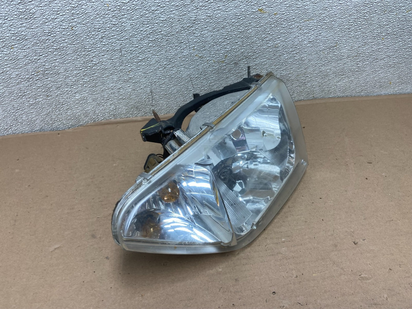2001 to 2002 Nissan Quest Left Driver LH Side Halogen Headlight AA9897 DW2