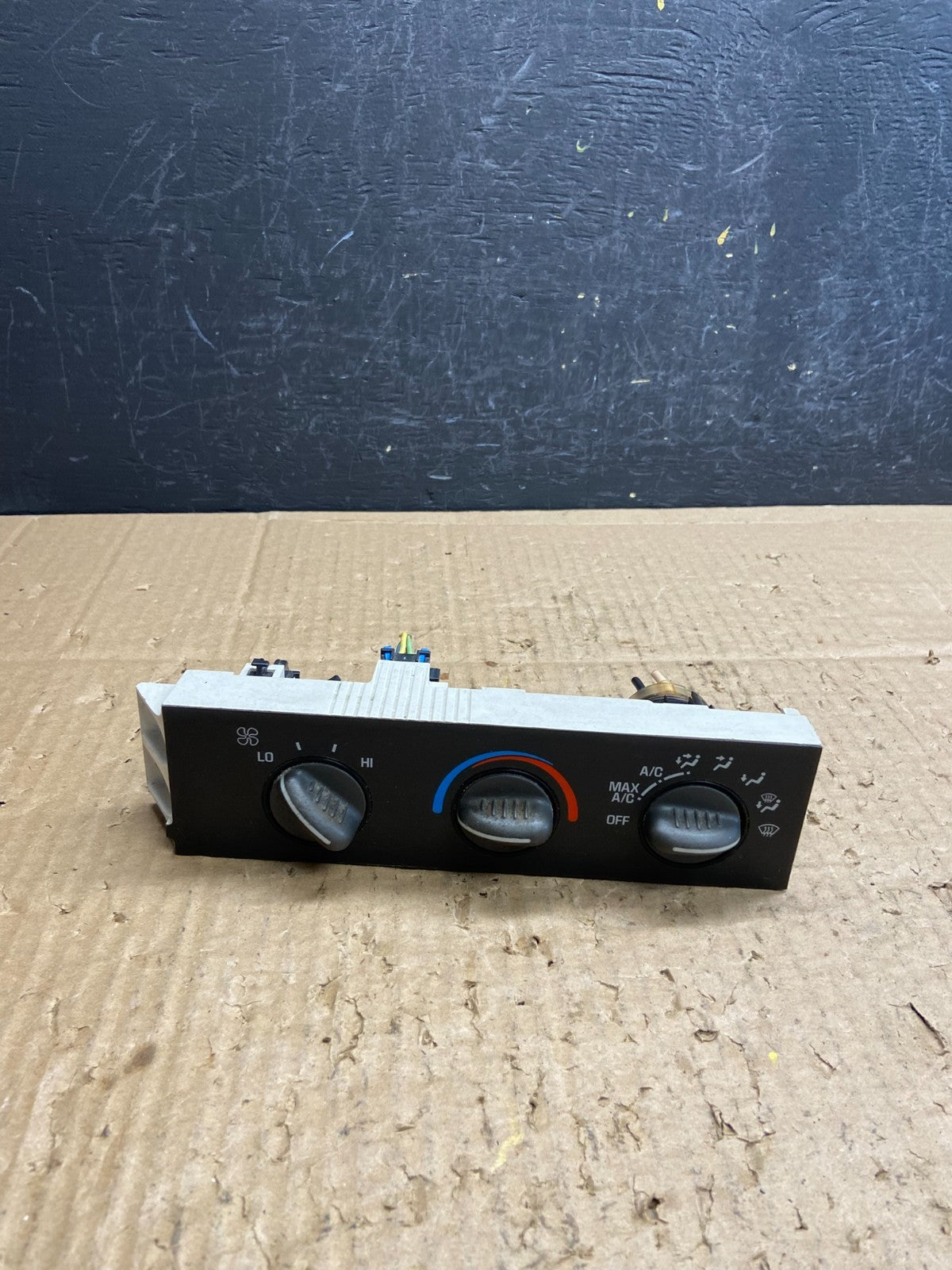 2001 - 2007 Chevy Express 1500 Climate Control A/C Panel AD1953 DG0