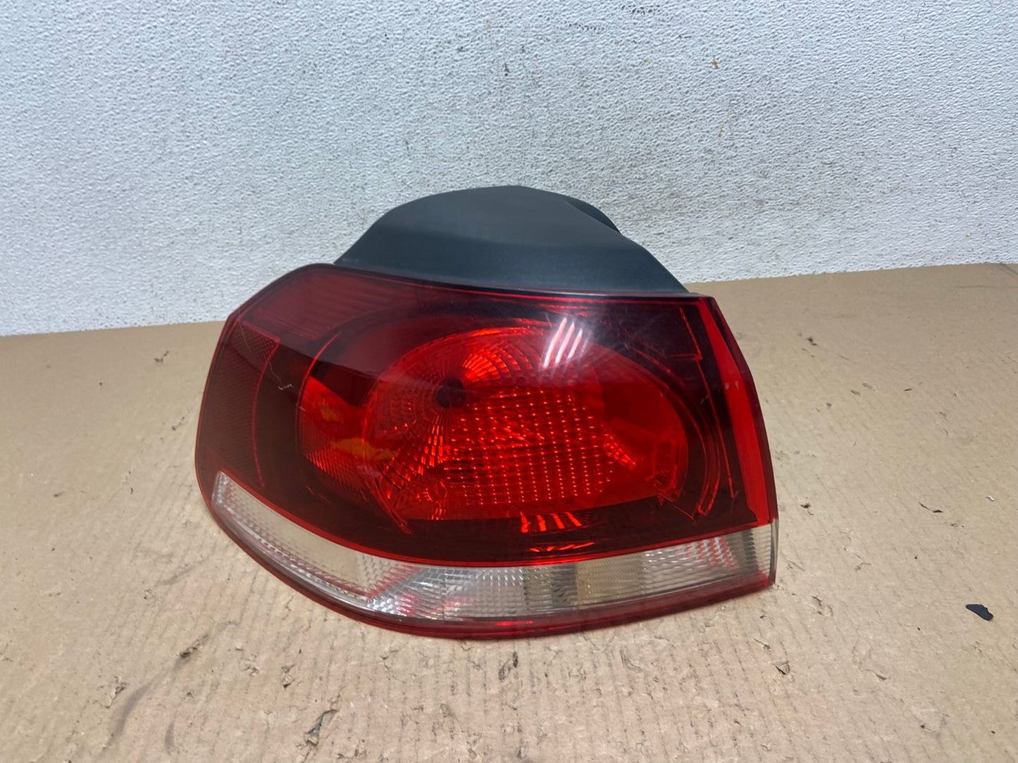 2010 to 2014 Volkswagen Golf & GTI Hatchback Left Side Tail Light AE8878 LK0