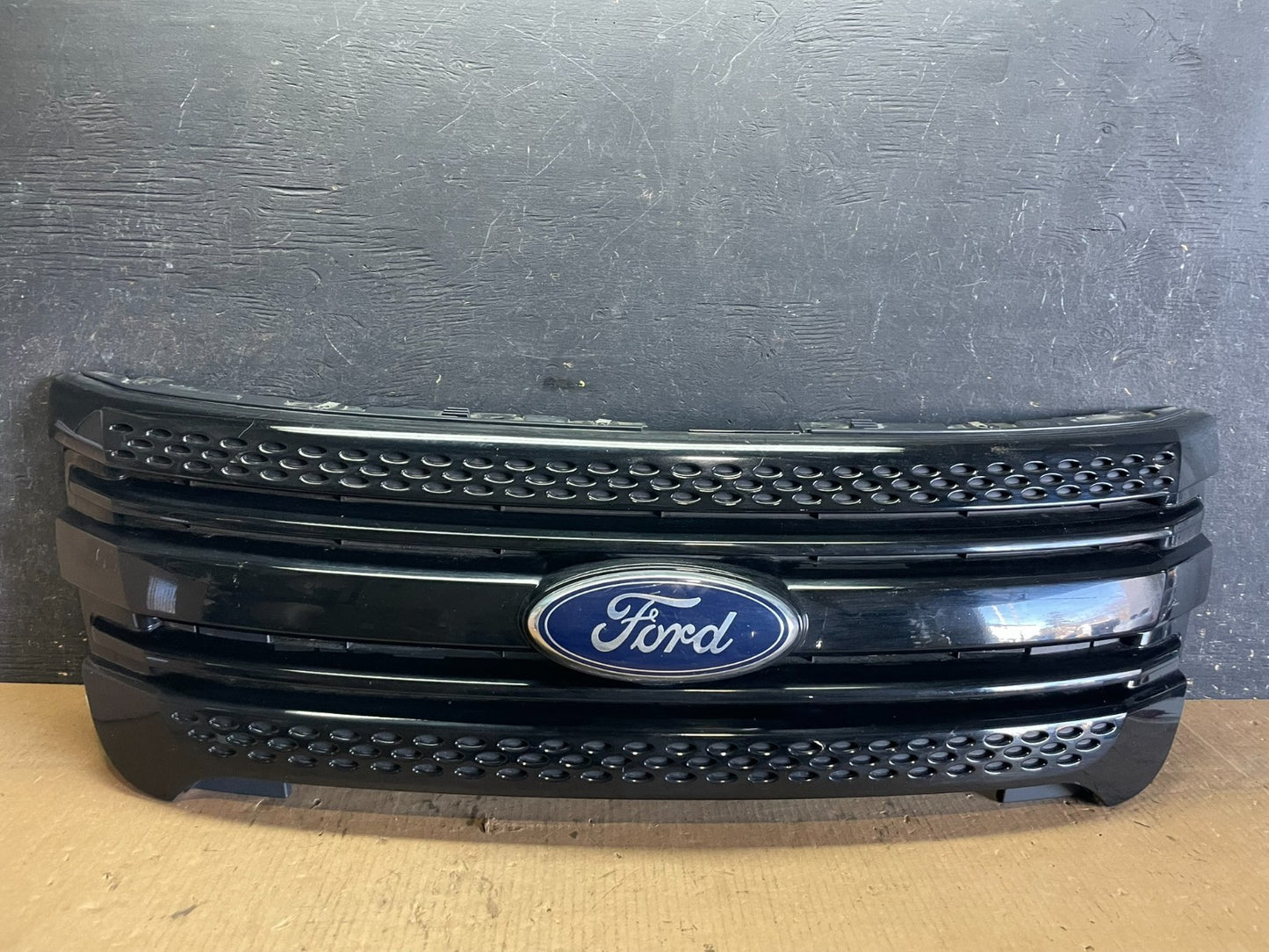 2011 to 2015 Ford Explorer Upper Front Grill Grille Oem aa5861 DG0