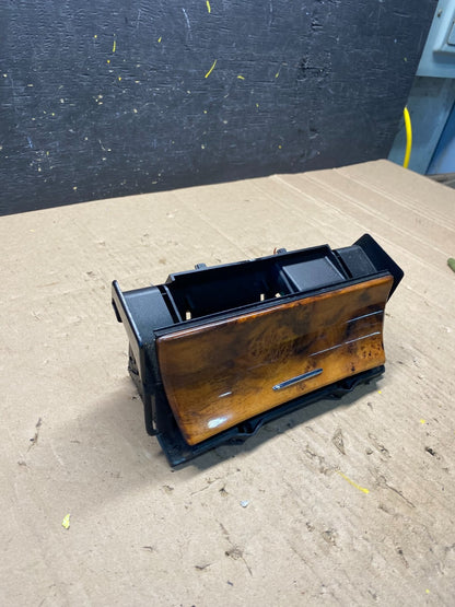 2004 to 2009 Jaguar XJ8 Front Center Console Ash Tray r8855 DG1