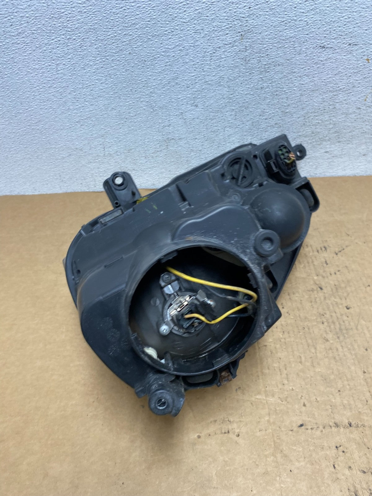 2005 - 2010 Volkswagen Jetta Right Passenger RH Side Headlight Halogen AD4664 DW5