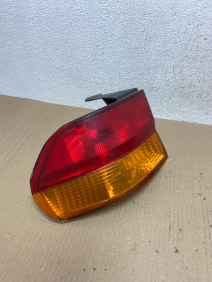 2002 2003 2004 Honda Odyssey Left Driver LH Side Tail Light AE9477 LK2