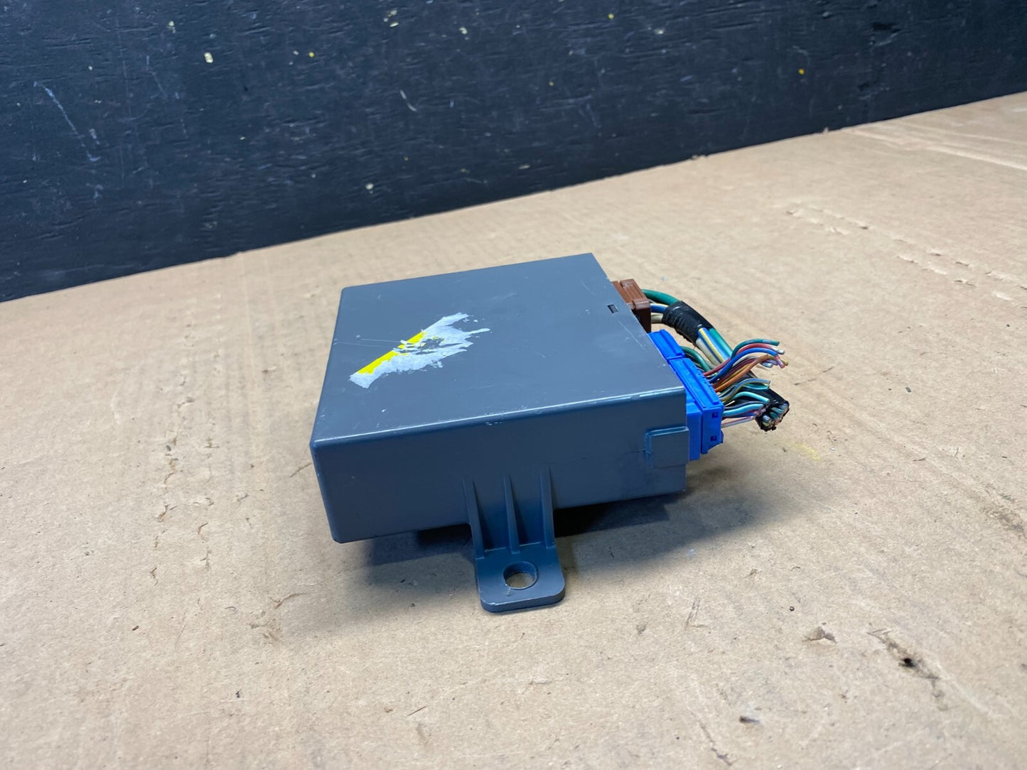 2005 - 2007 Honda Odyssey Rear Left Driver Sliding Door Module M1490 DG2