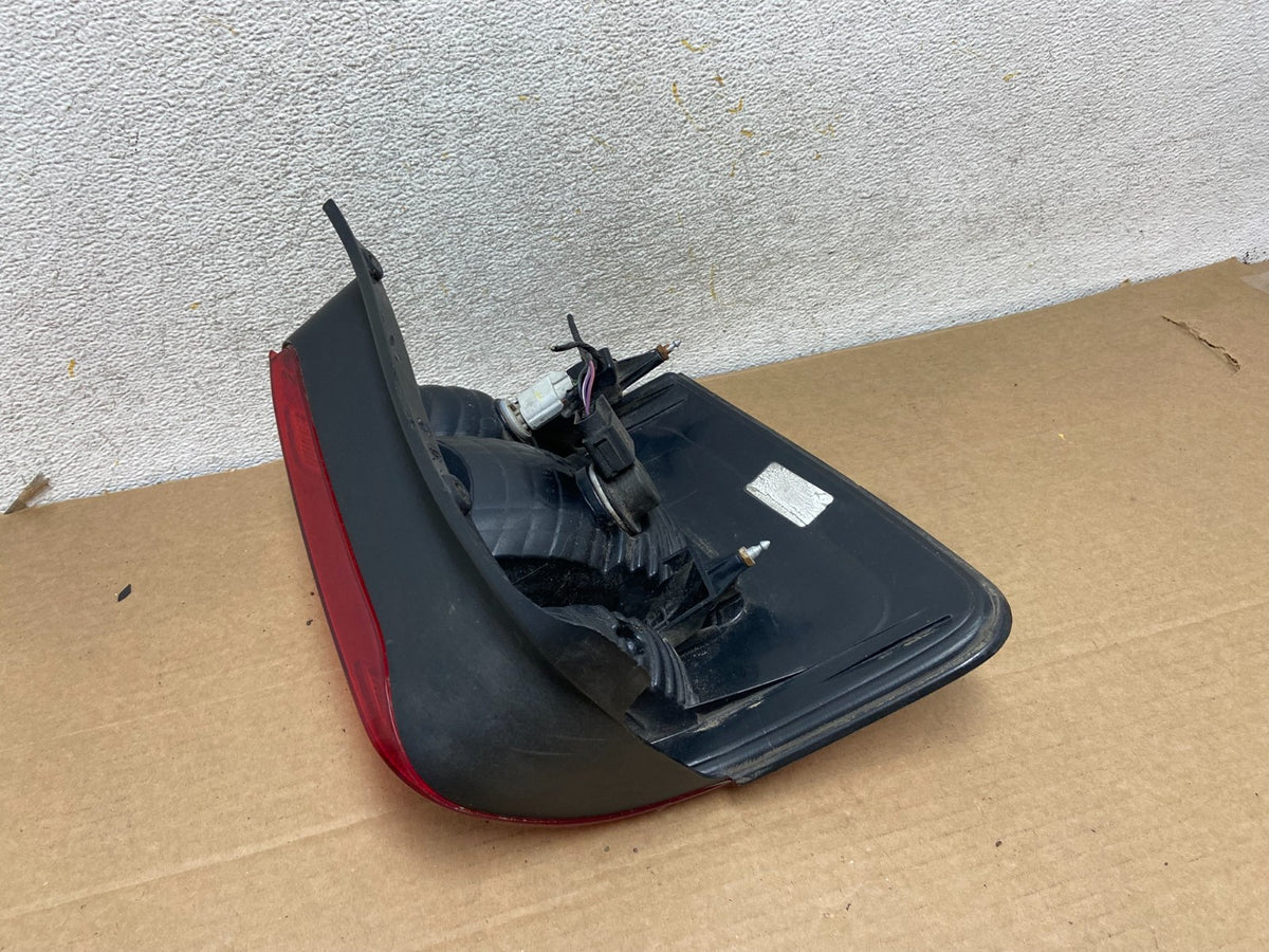 2008 to 2012 Ford Escape Right Passenger RH Side Tail Light AH3114 DW5