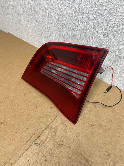 2009-2014 Volkswagen Routan Right Passenger Rh Side Inner Tail Light AC3122 LK1