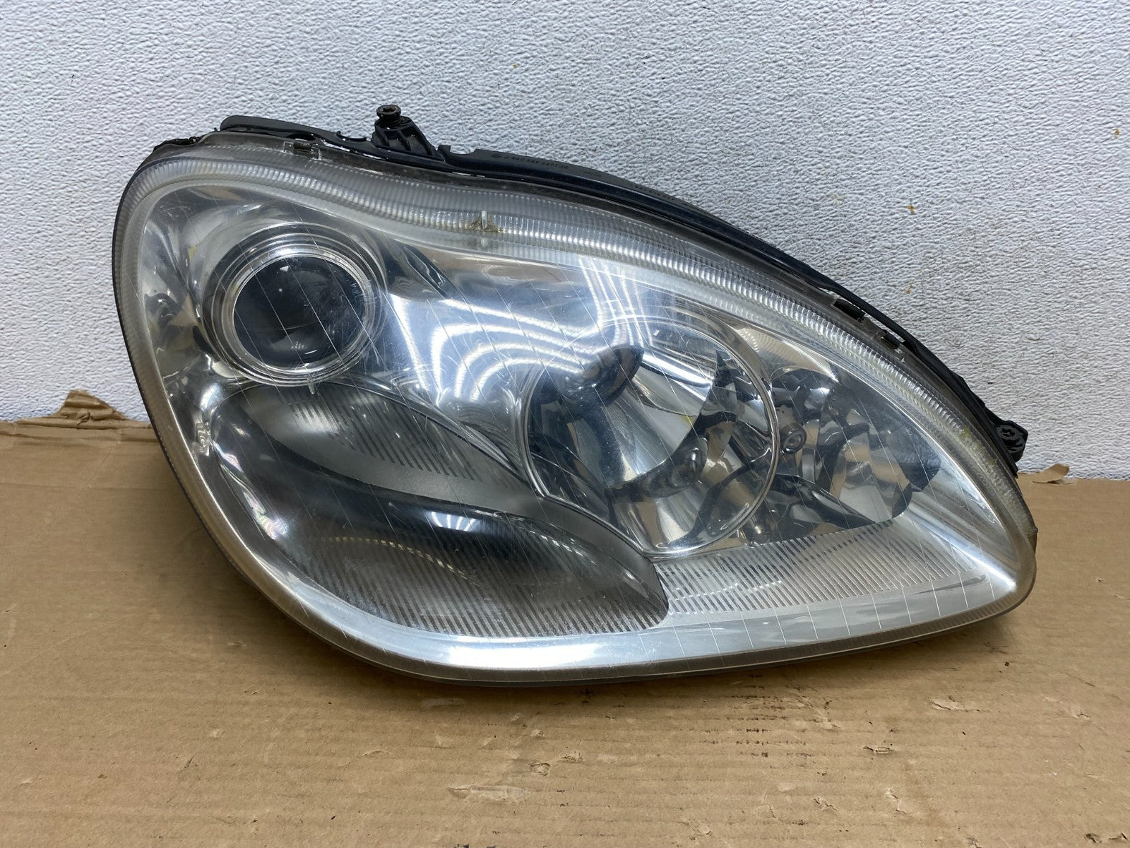 Xenon HID 2003 to 2006 Mercedes S-Class Right Passenger Headlight AG9203 DW0