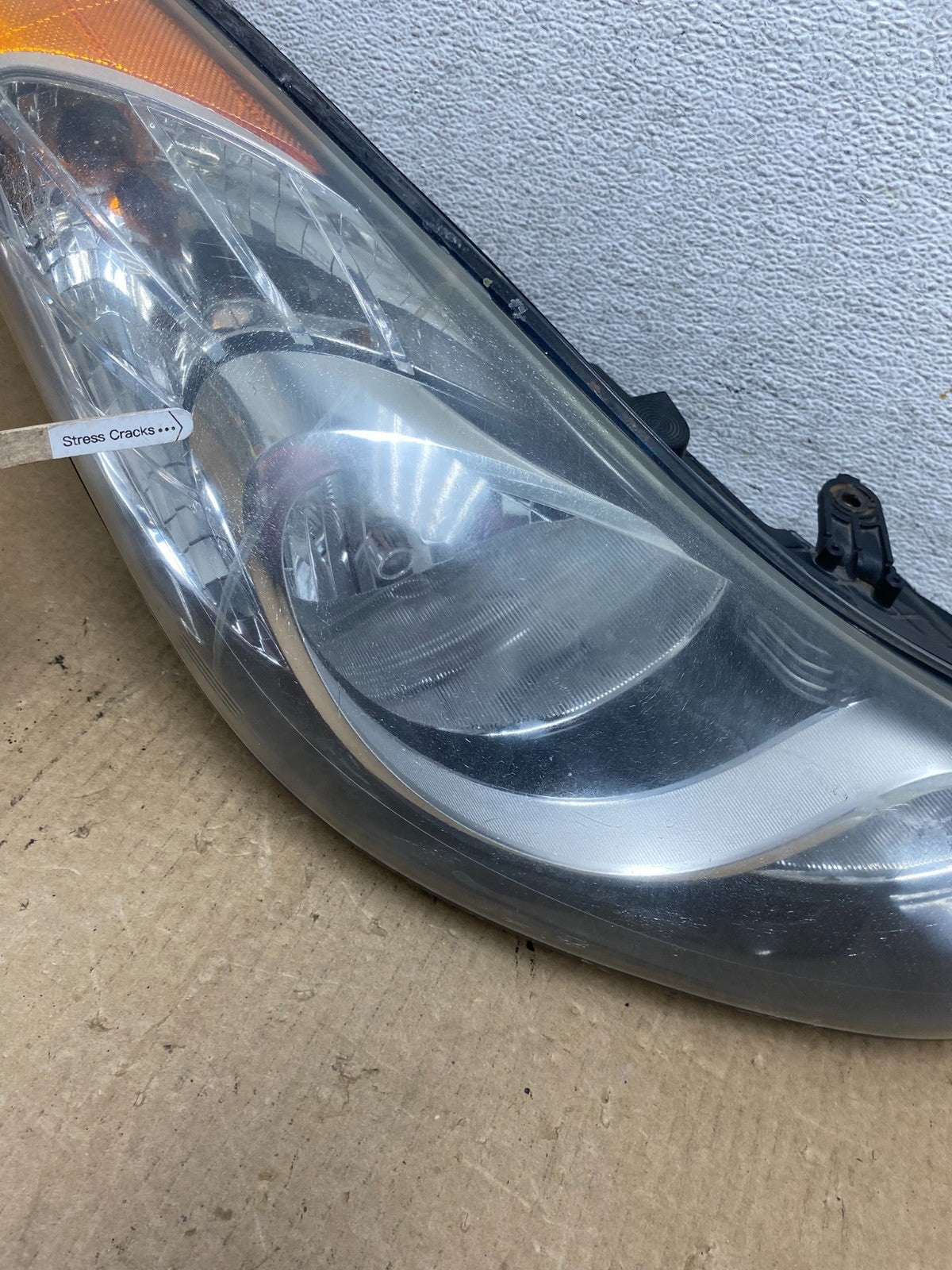 2011 2012 2013 Hyundai Elantra Right Passenger Headlight AF9675 DW4