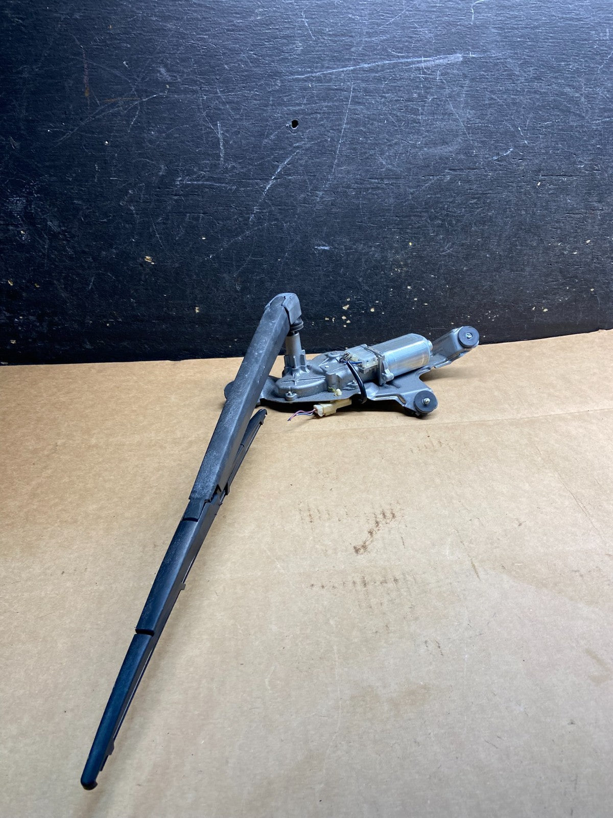 2007 to 2015 Mazda CX-9 CX9 Windshield Rear Wiper Motor Y4440 DG3