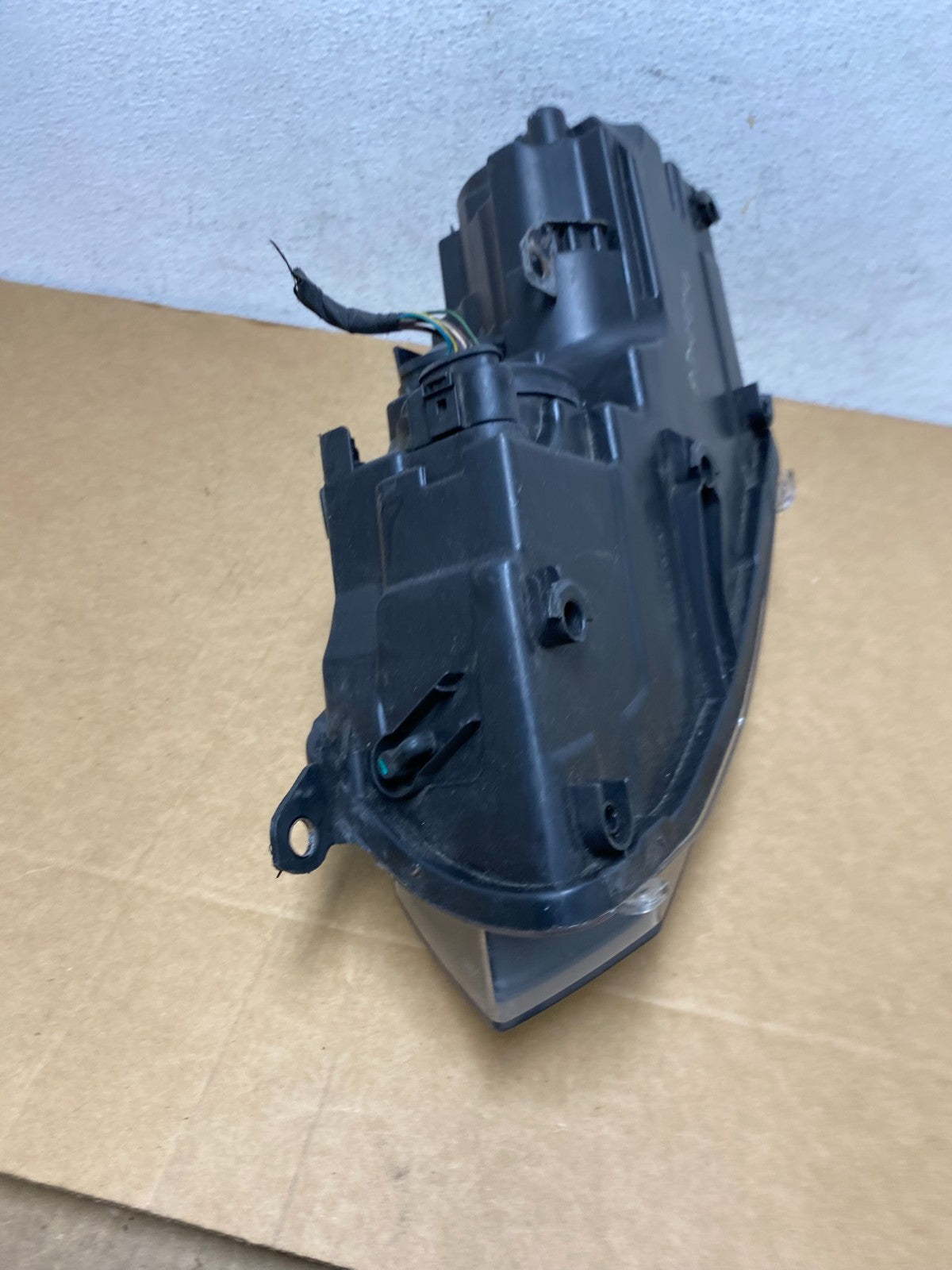 2010-2014 Volkswagen Golf MK6 GTI Right Passenger RH Halogen Headlight AD4420 DW8