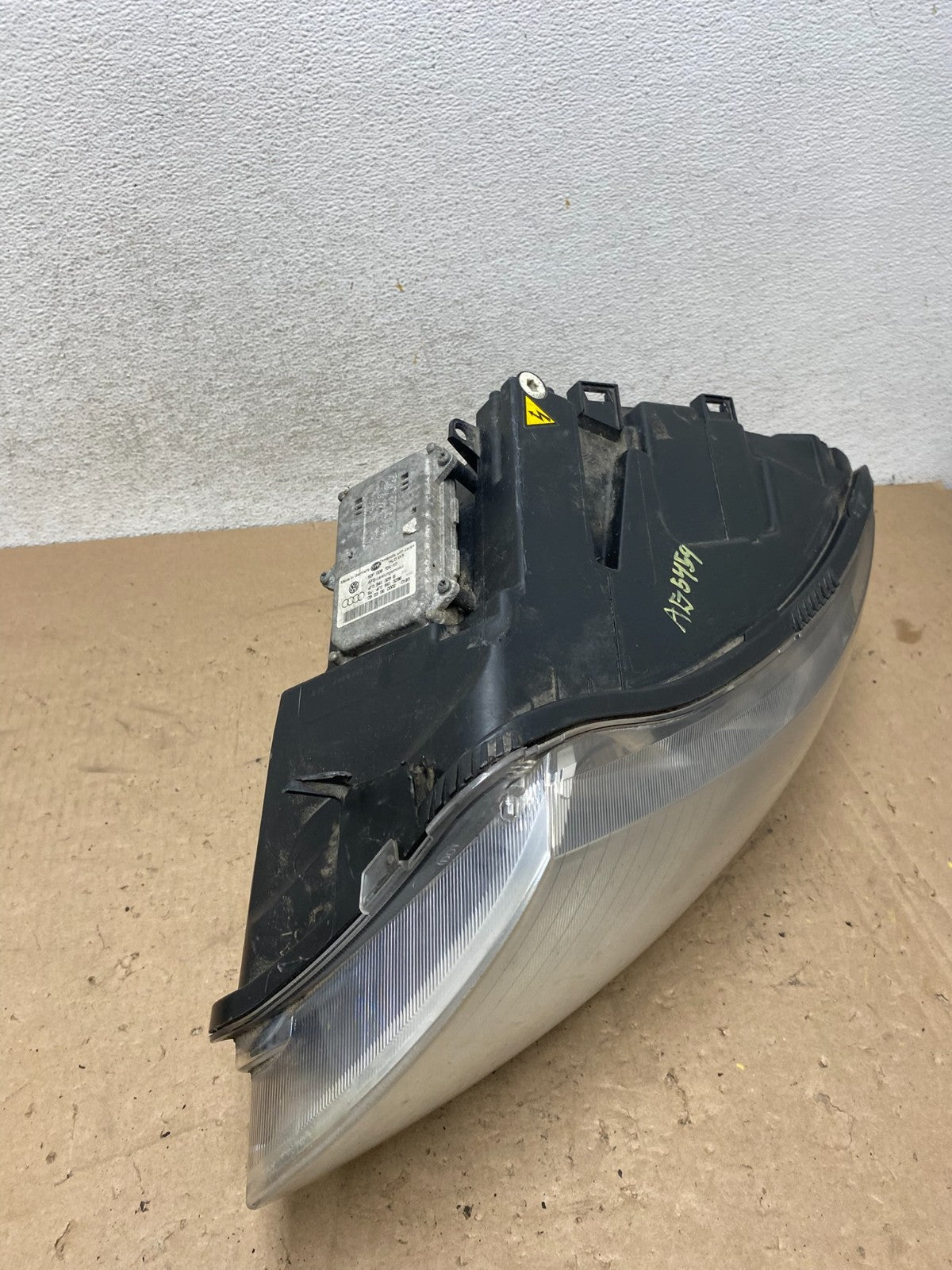 2005 to 2008 Audi A6 Left Driver Side Headlight Xenon HID AG5459 DW5