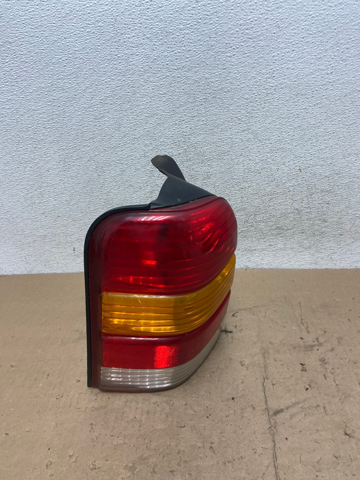 2001 to 2007 Ford Escape Left Driver Lh Side Tail Light Aftermarket AG5636 LK2