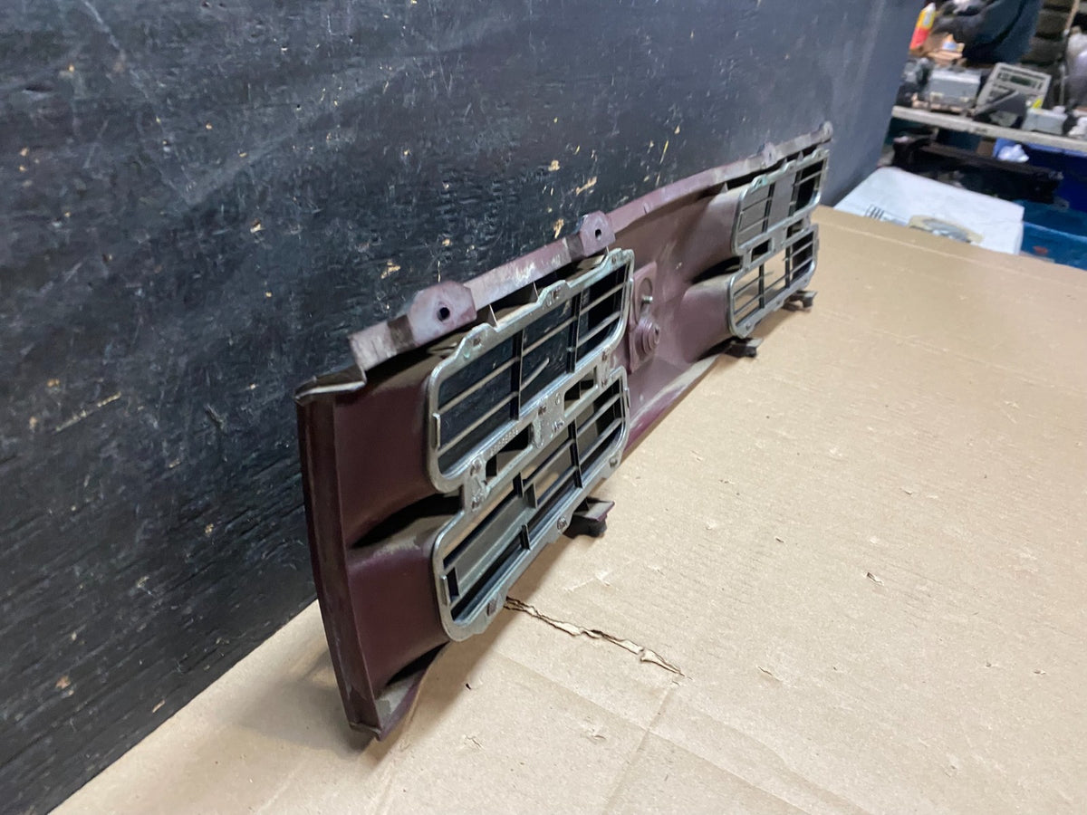 1988 to 1991 Oldsmobile 88 Eighty Eight Front Upper Grill Grille U0078 DG12