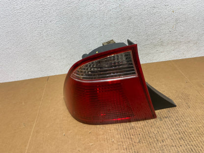 2005 2006 2007 Ford Focus Sedan Left Driver Side Tail Light AE0416 LK0